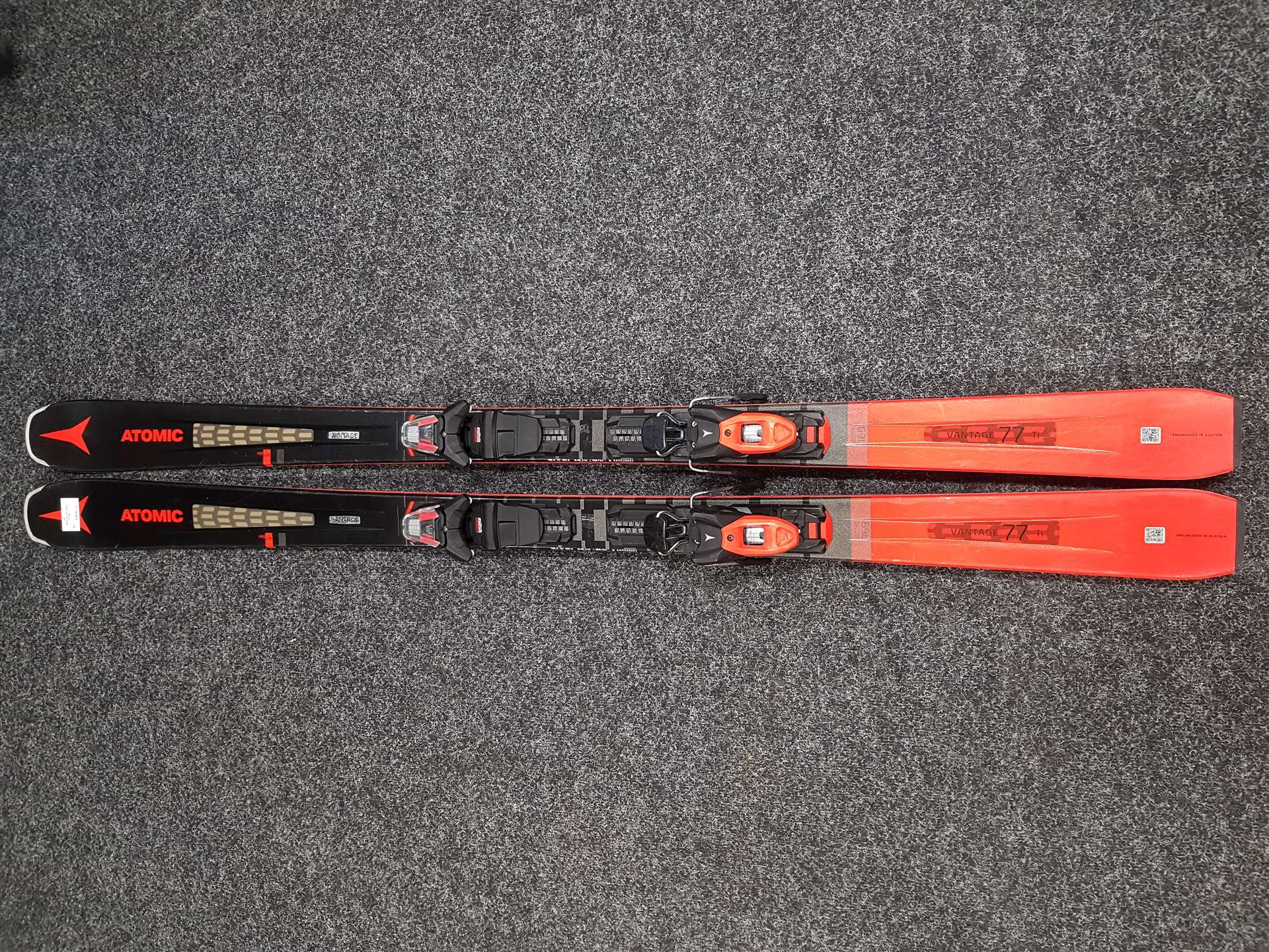 Schiuri bazar Atomic Vantage 77 Ti 169cm