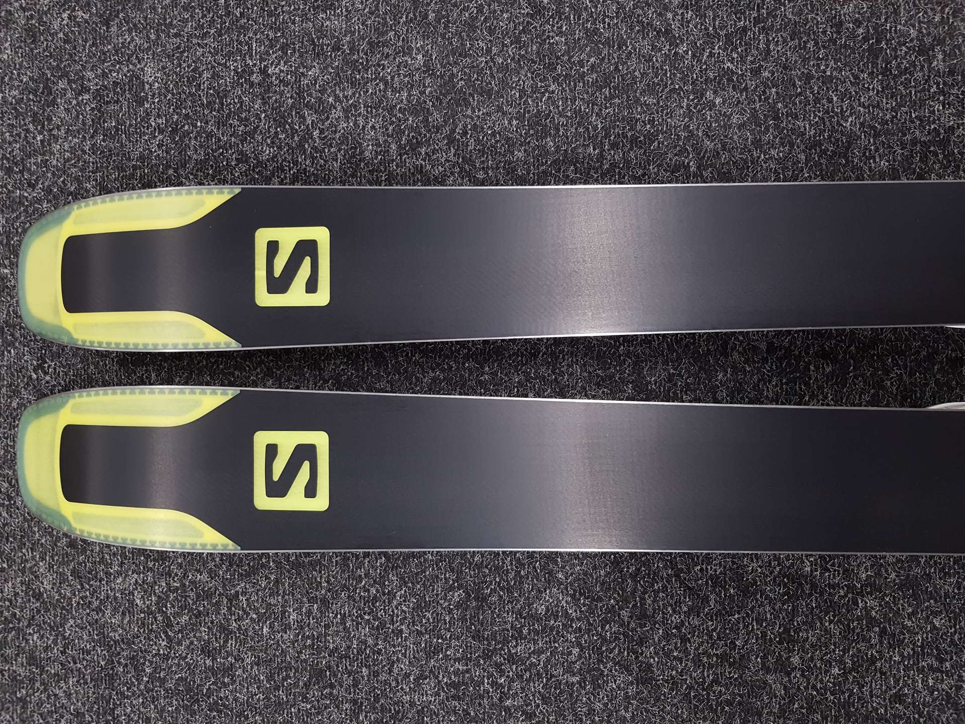 Schiuri freeride Salomon QST 92 folosite