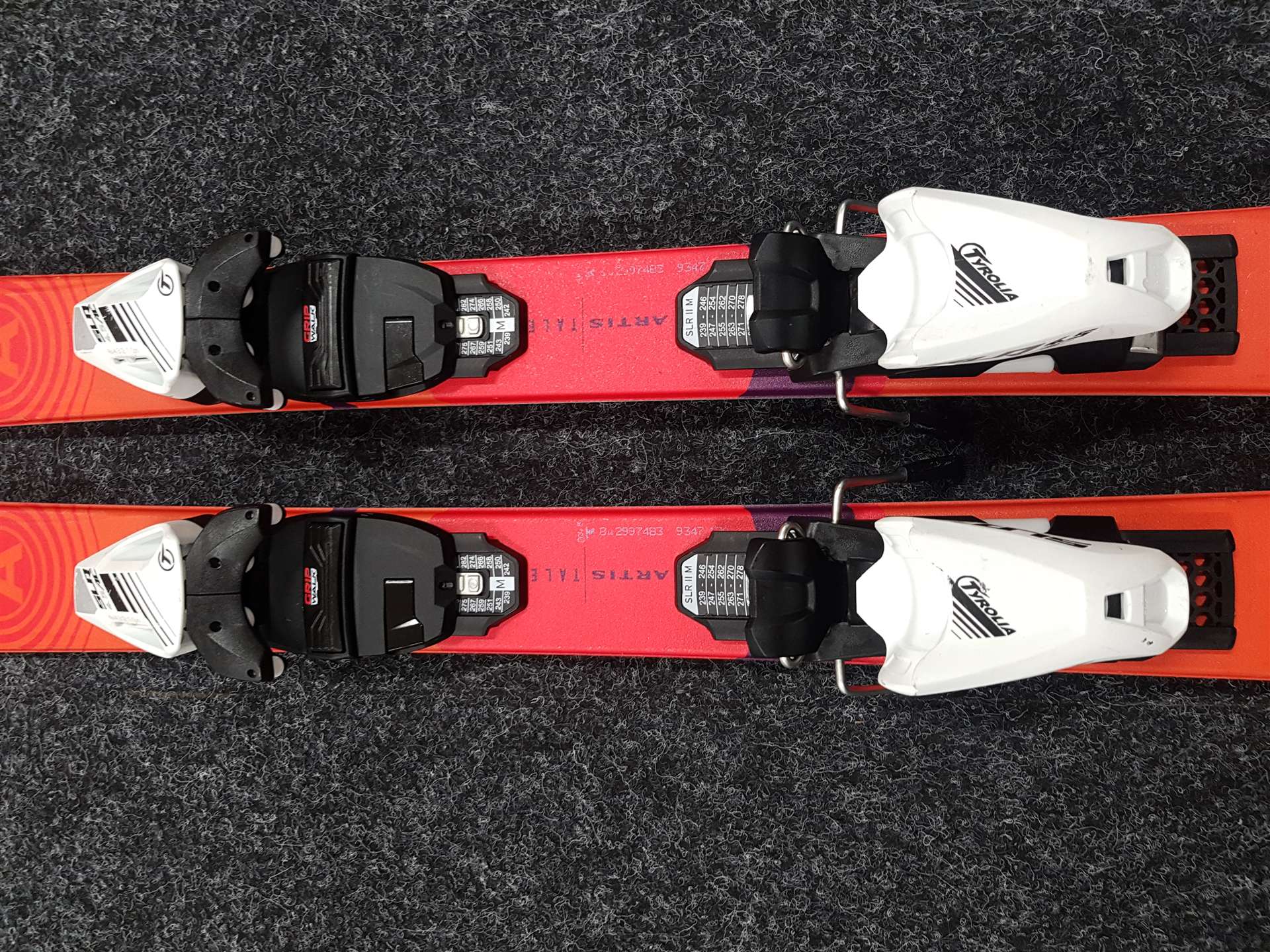 Skis enfant ARTIS Talent d'occasion + fixations Tyrolia SLR 4.5 AC