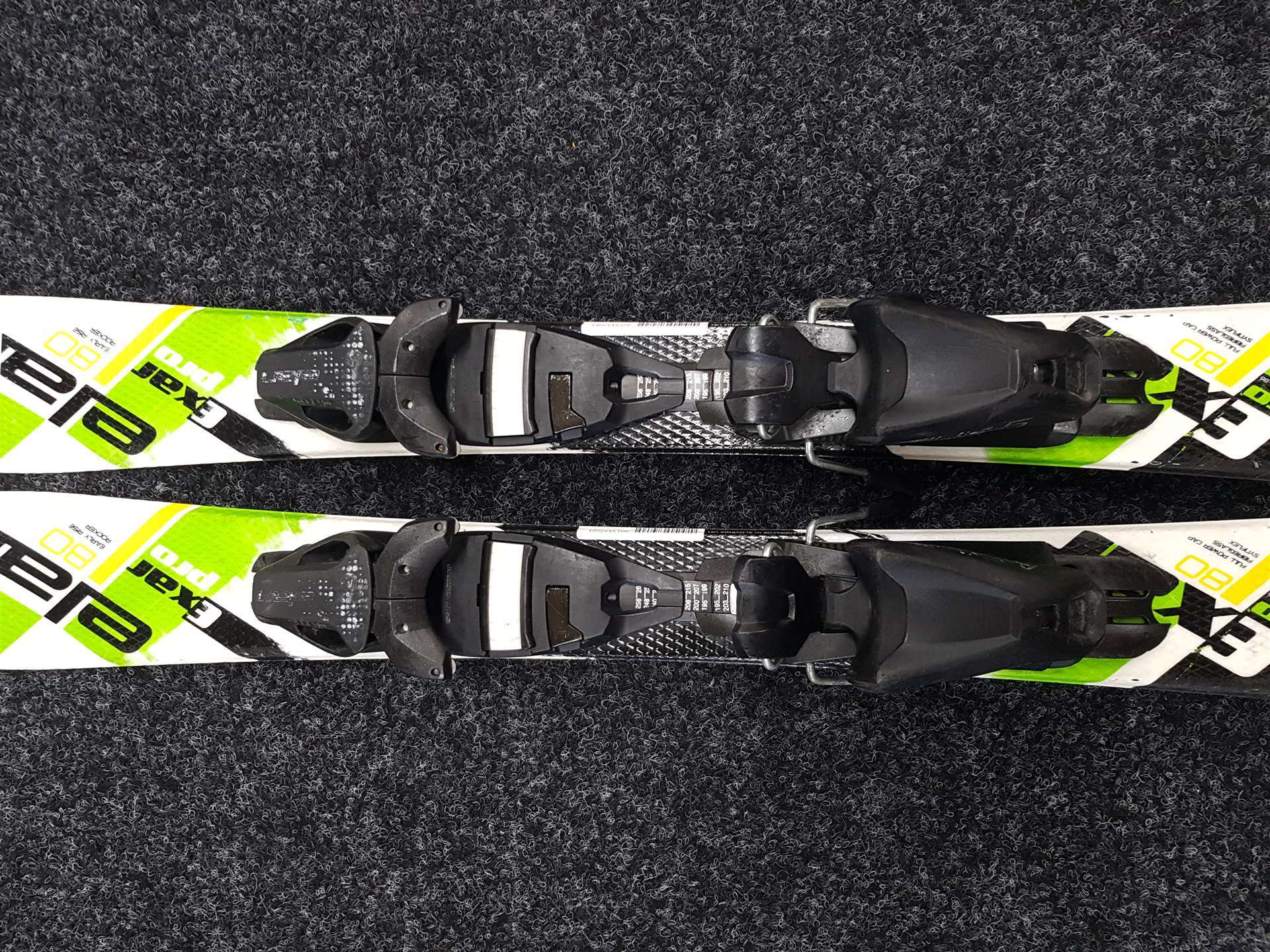 Gebrauchte Kinderski ELAN Exar Pro + Bindungen Elan 4.5