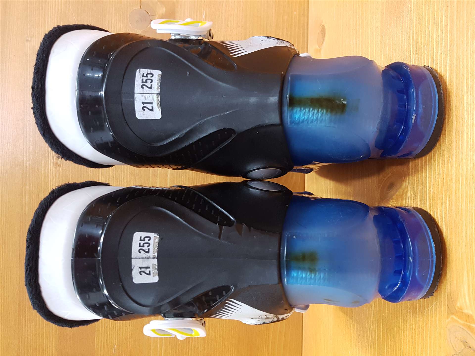 Clăpari de schi SALOMON T2 second-hand