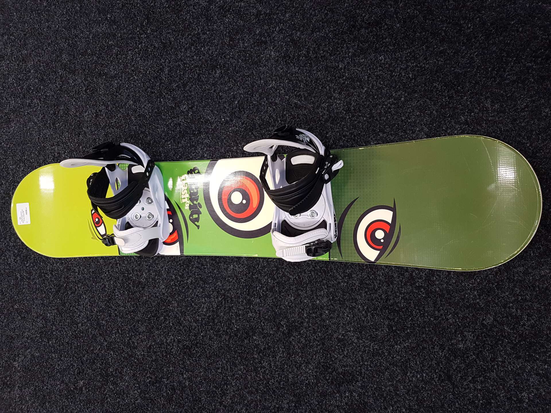 Použitý snowboard GRAVITY Flash + vázání Gravity velikost S/M