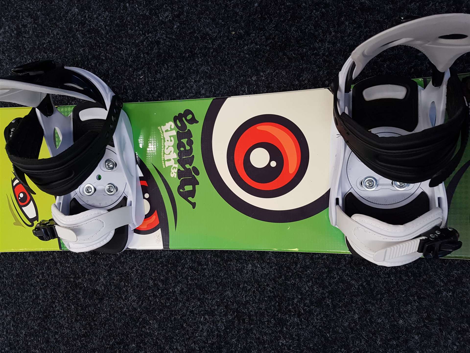 Použitý snowboard GRAVITY Flash + vázání Gravity velikost S/M