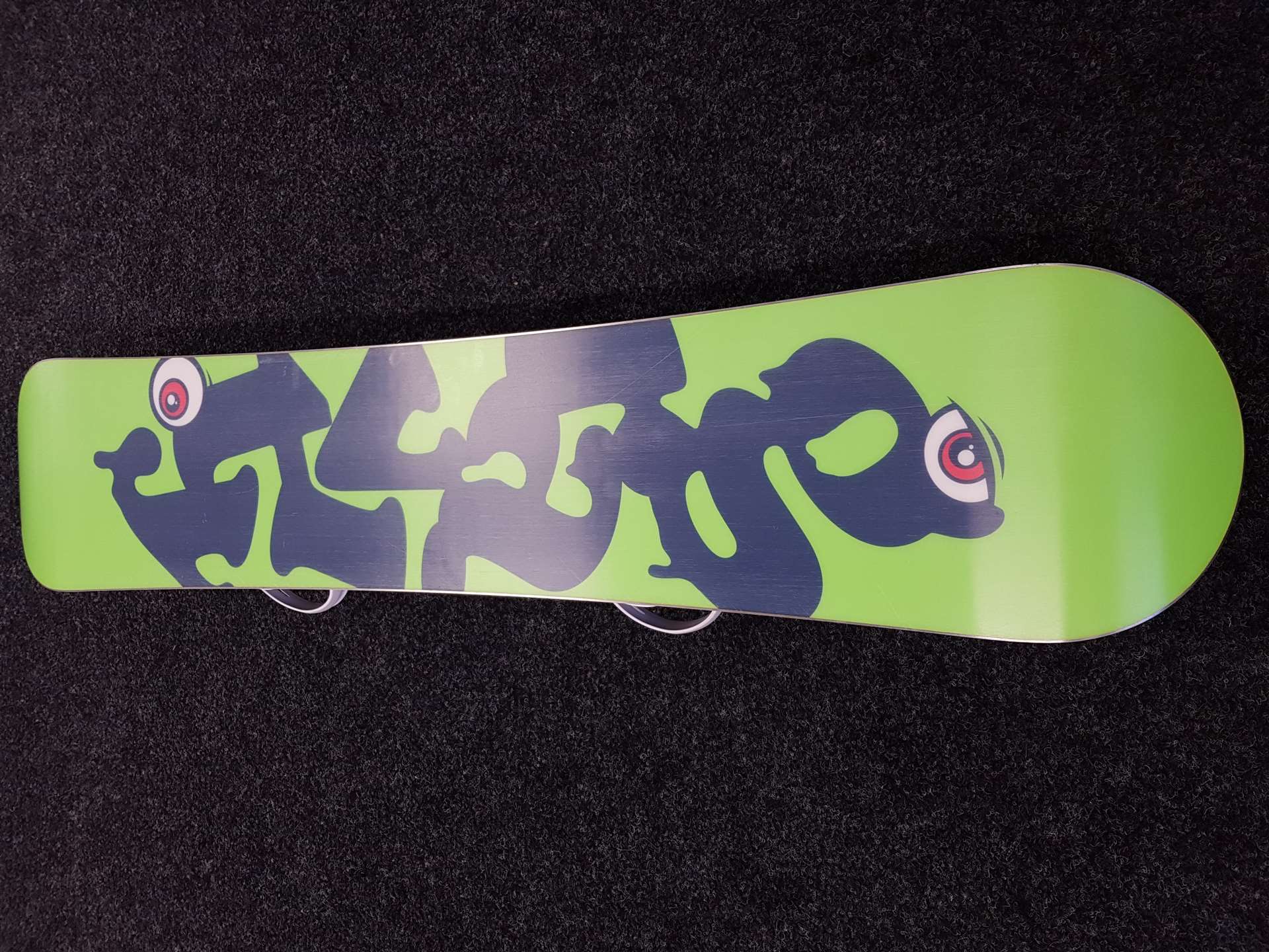 Použitý snowboard GRAVITY Flash + vázání Gravity velikost S/M