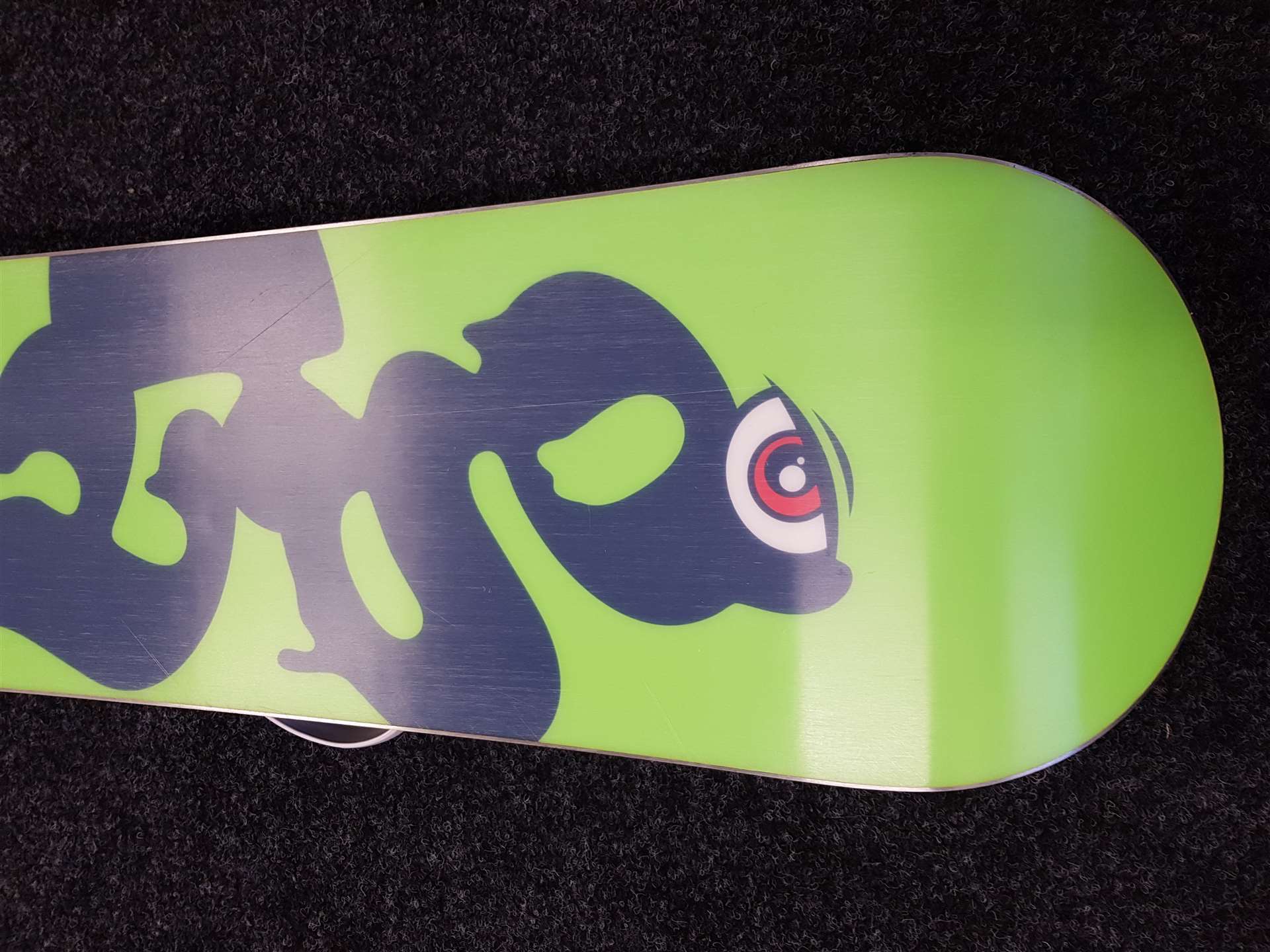 Použitý snowboard GRAVITY Flash + vázání Gravity velikost S/M