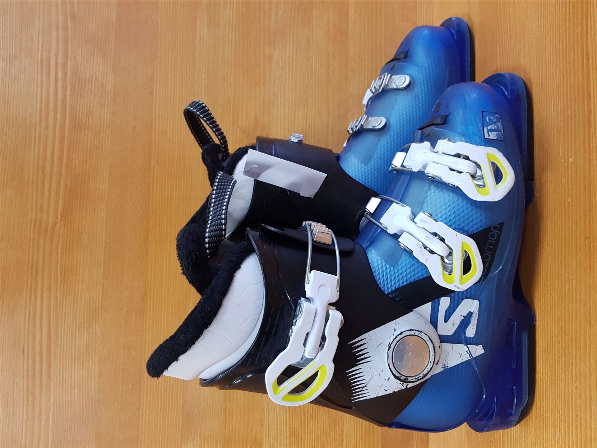 Gebrauchte SALOMON T3 Skischuhe