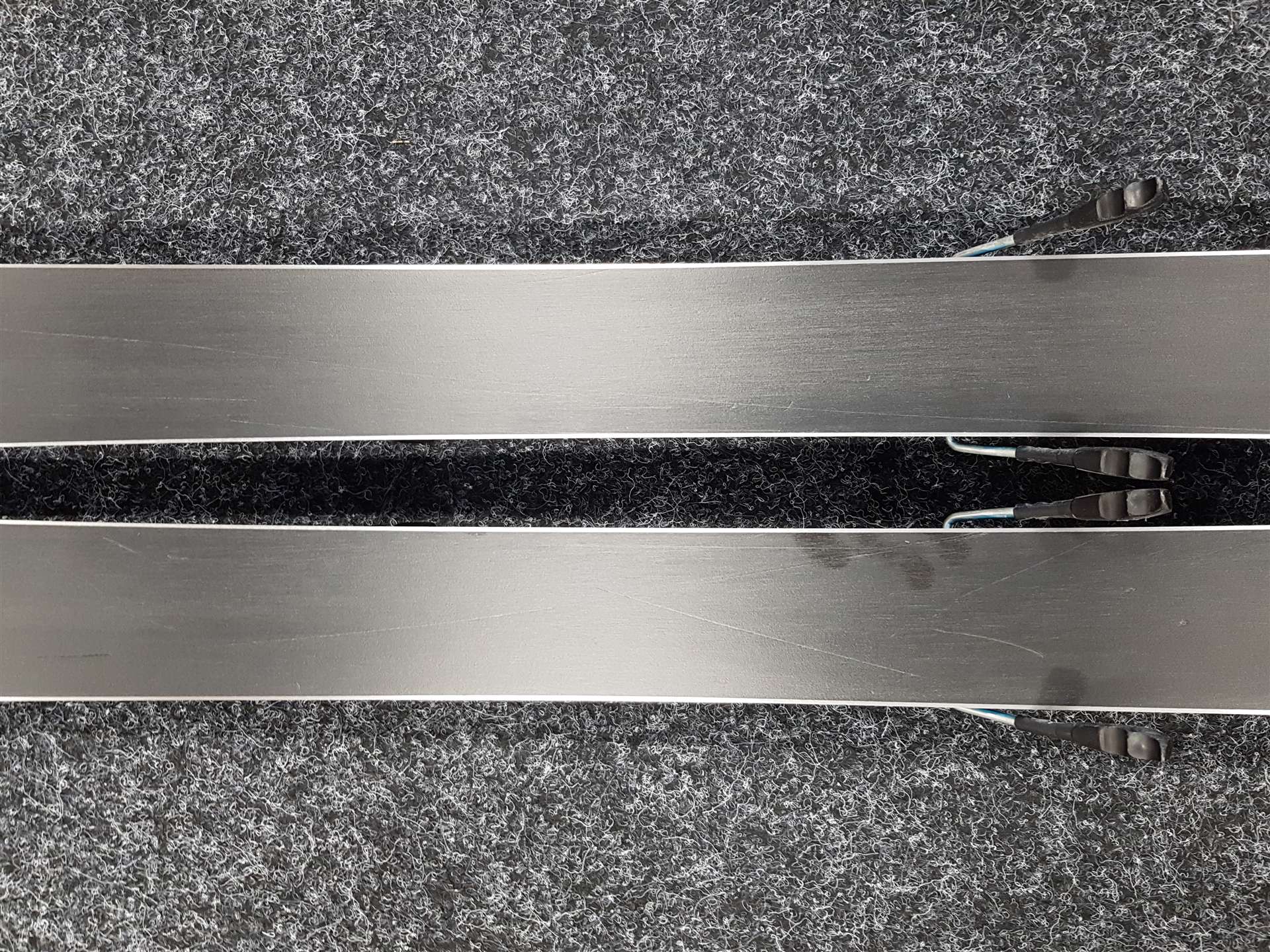 Gebrauchte VÖLKL Racetiger GS Ski + Marker 4.5 Bindungen