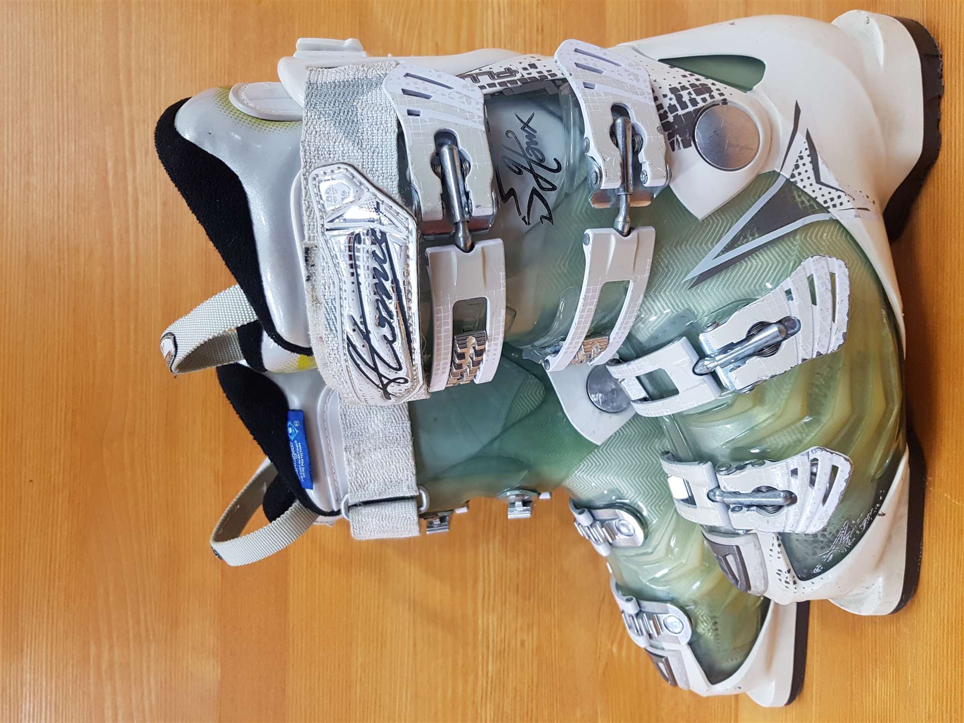 Použité lyžiarky ATOMIC Hawx Plus