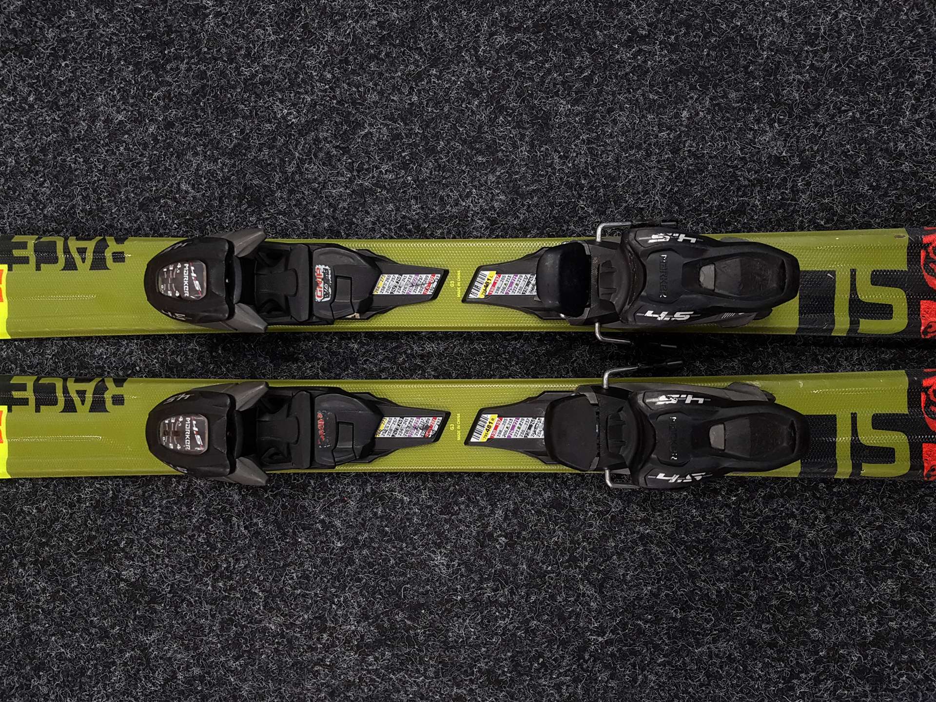 Použité detské lyže VOLKL Racetiger SL + viazanie Marker 4.5
