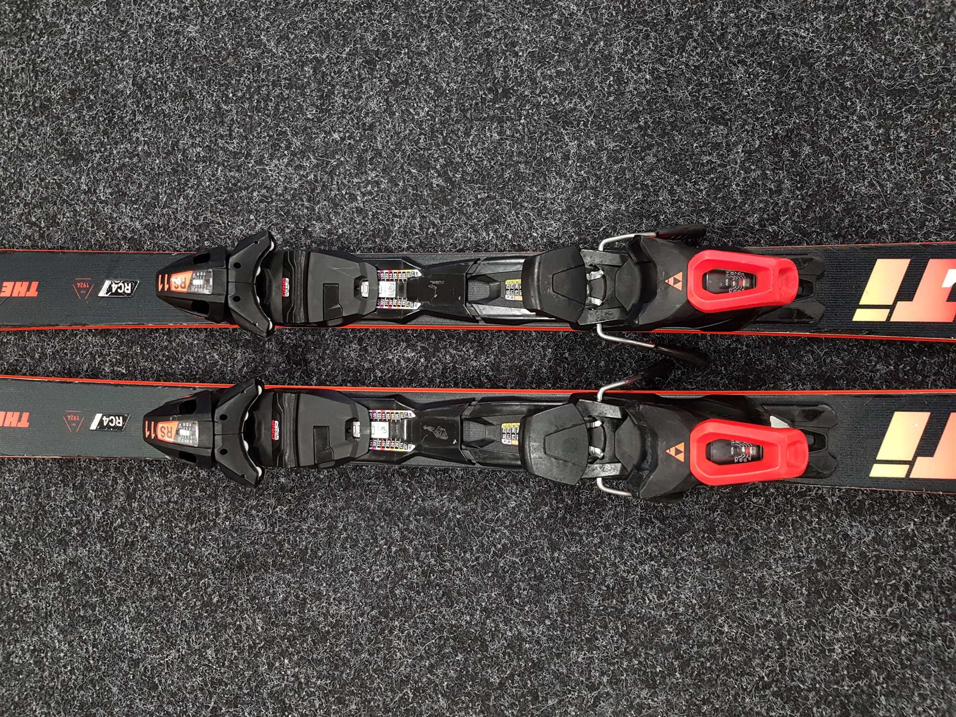 Używane narty FISCHER The Curv + wiązania Fischer RS 11