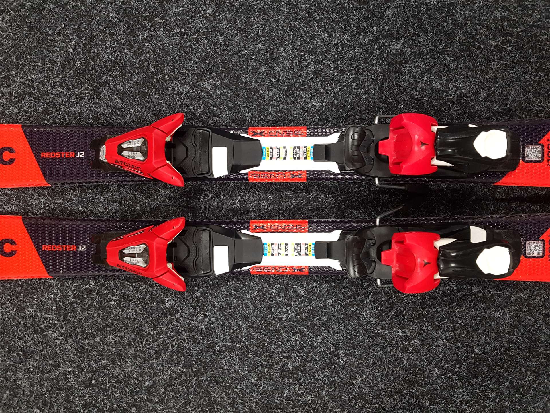 Gebrauchte Kinderski ATOMIC REDSTER J2 + Atomic 4.5 Bindungen