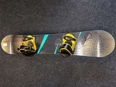 Snowboard Nitro Prime W folosit + legături Burton mărimea L