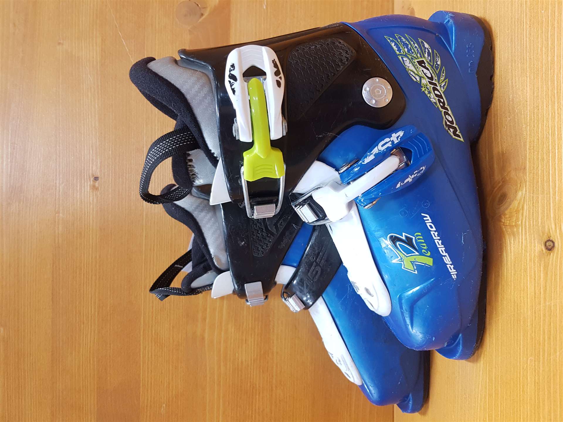 Použité lyžiarky NORDICA Firearrow Team 2