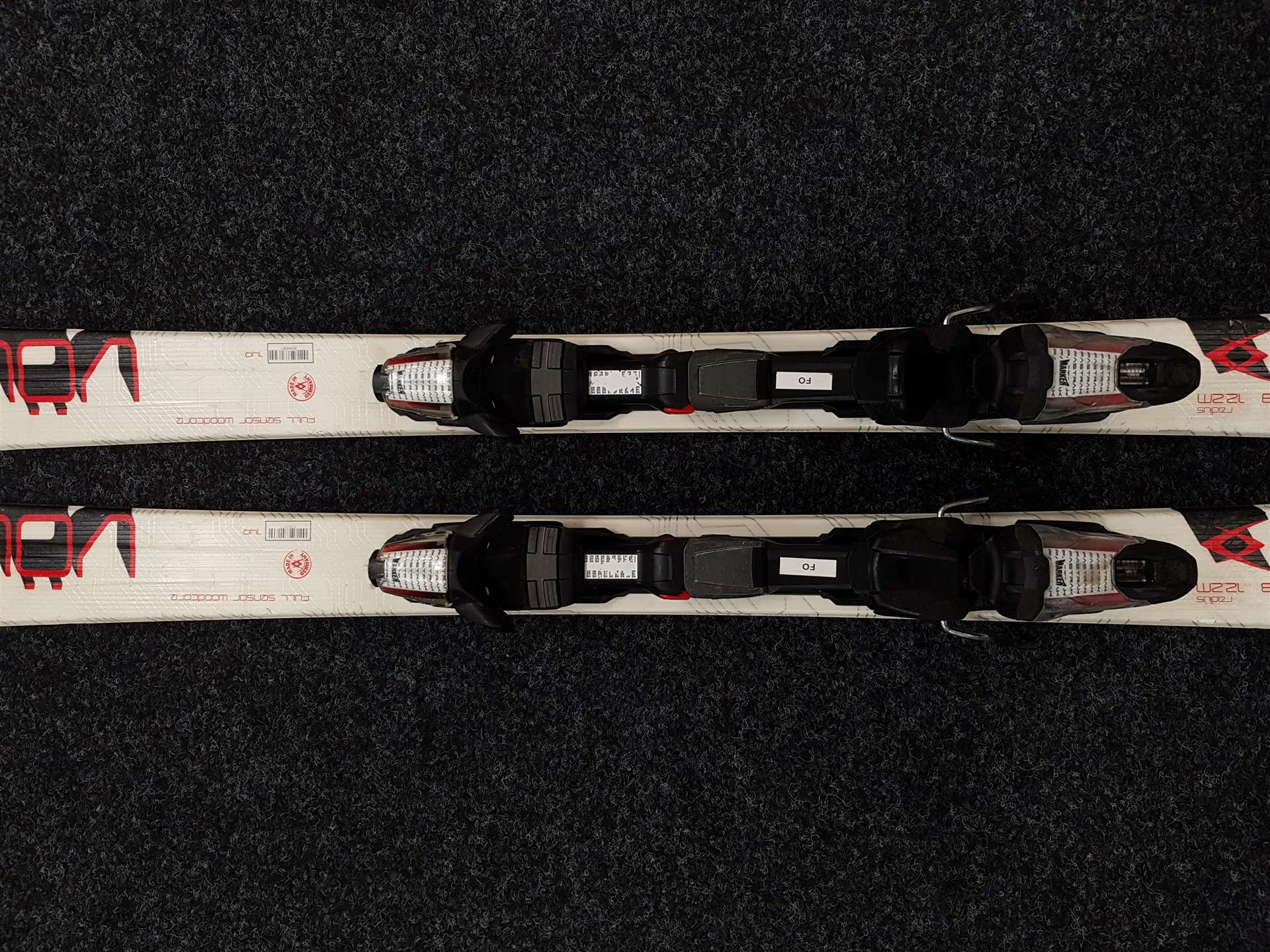 Skis VOLKL Code 74 d'occasion + fixations Marker 10