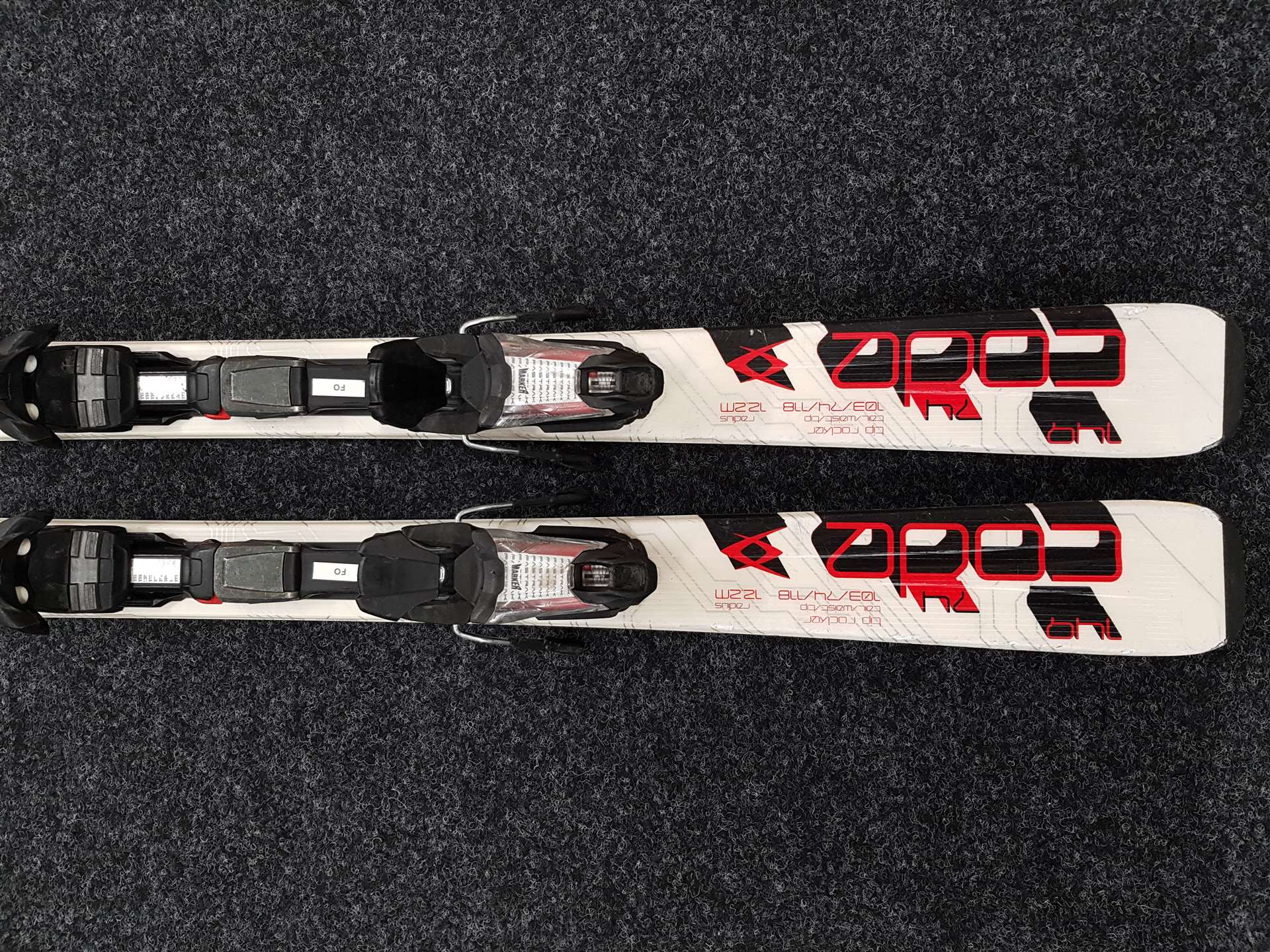 Skis VOLKL Code 74 d'occasion + fixations Marker 10