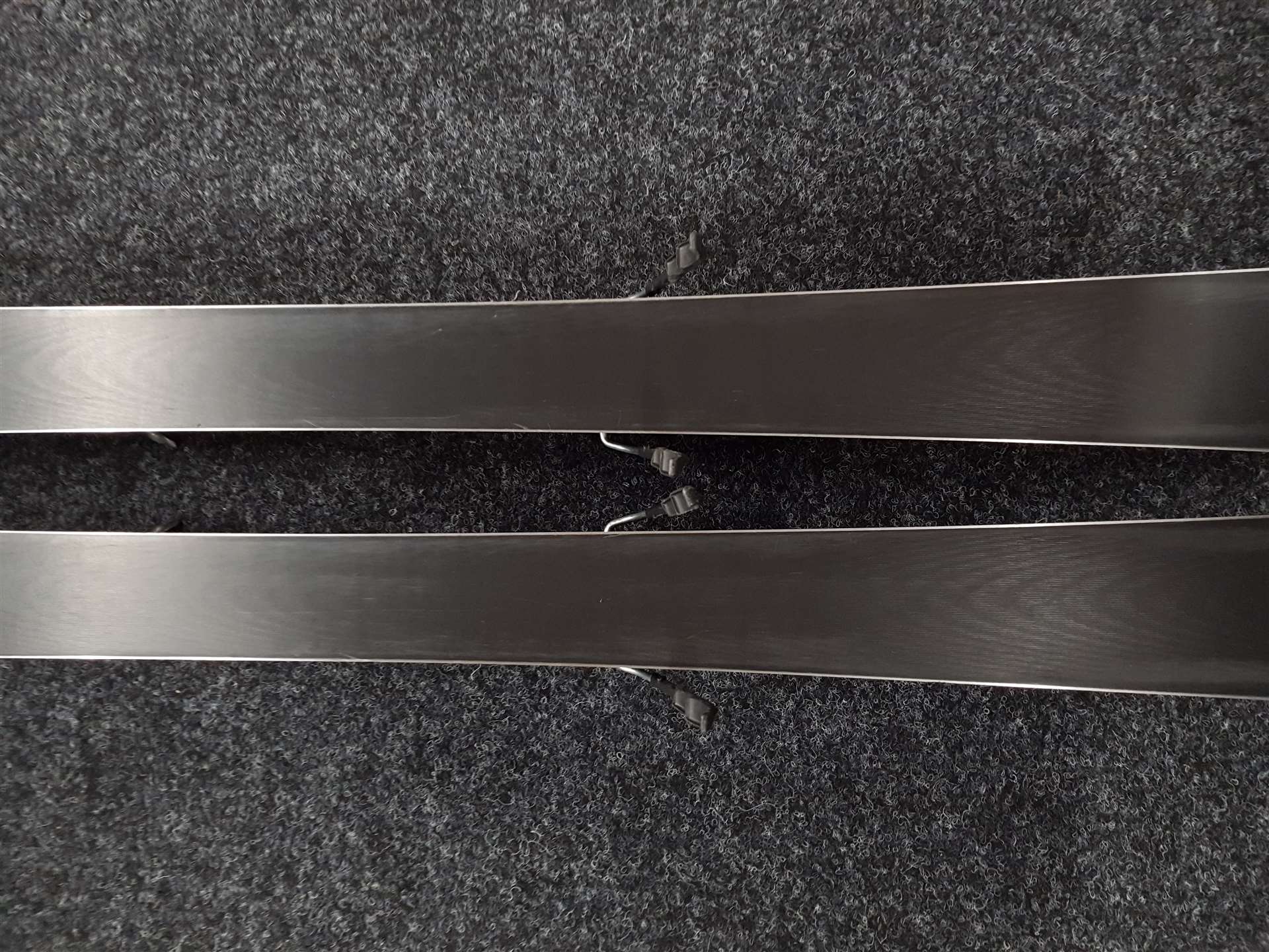 Skis VOLKL Code 74 d'occasion + fixations Marker 10