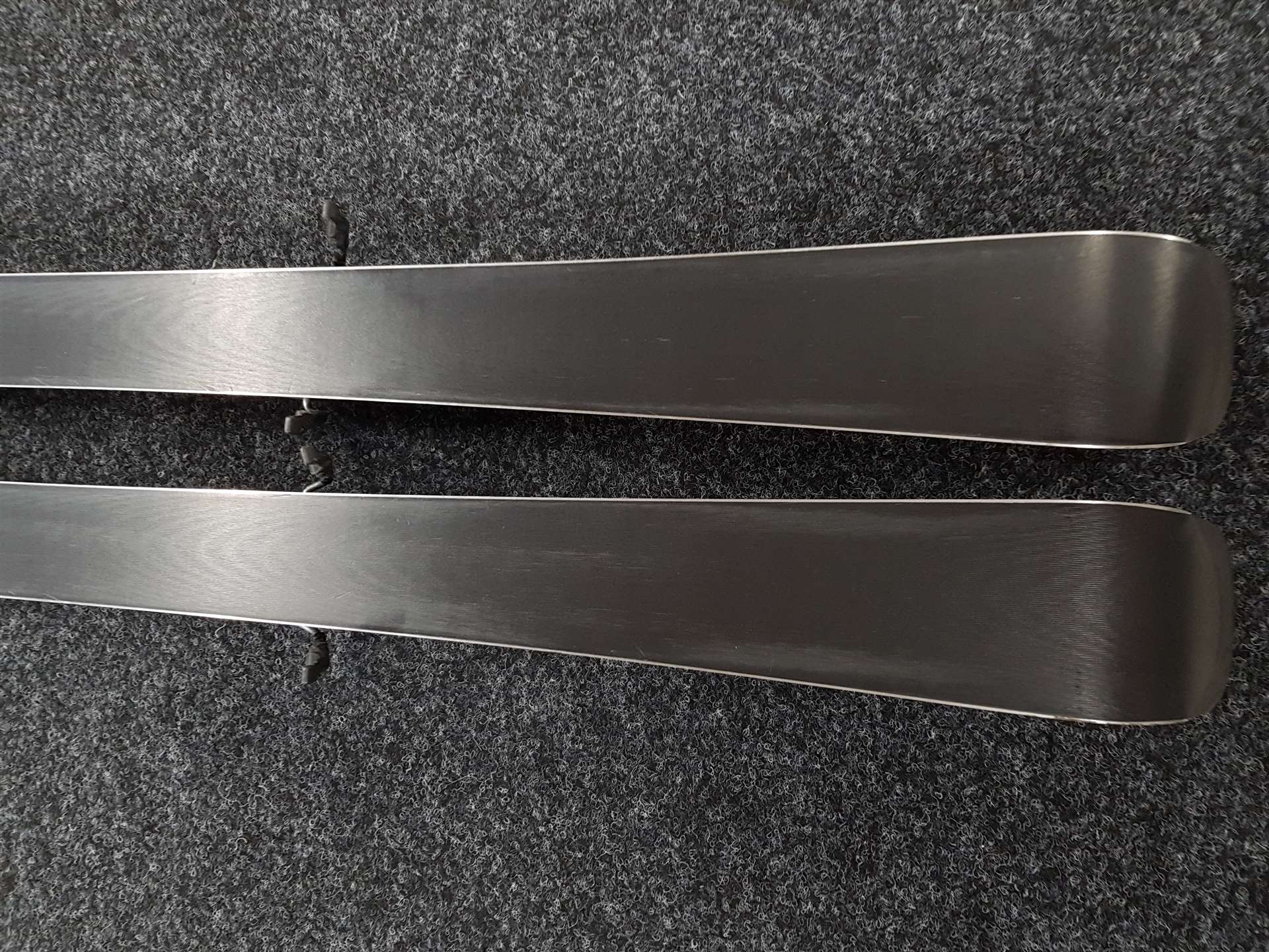 Skis VOLKL Code 74 d'occasion + fixations Marker 10