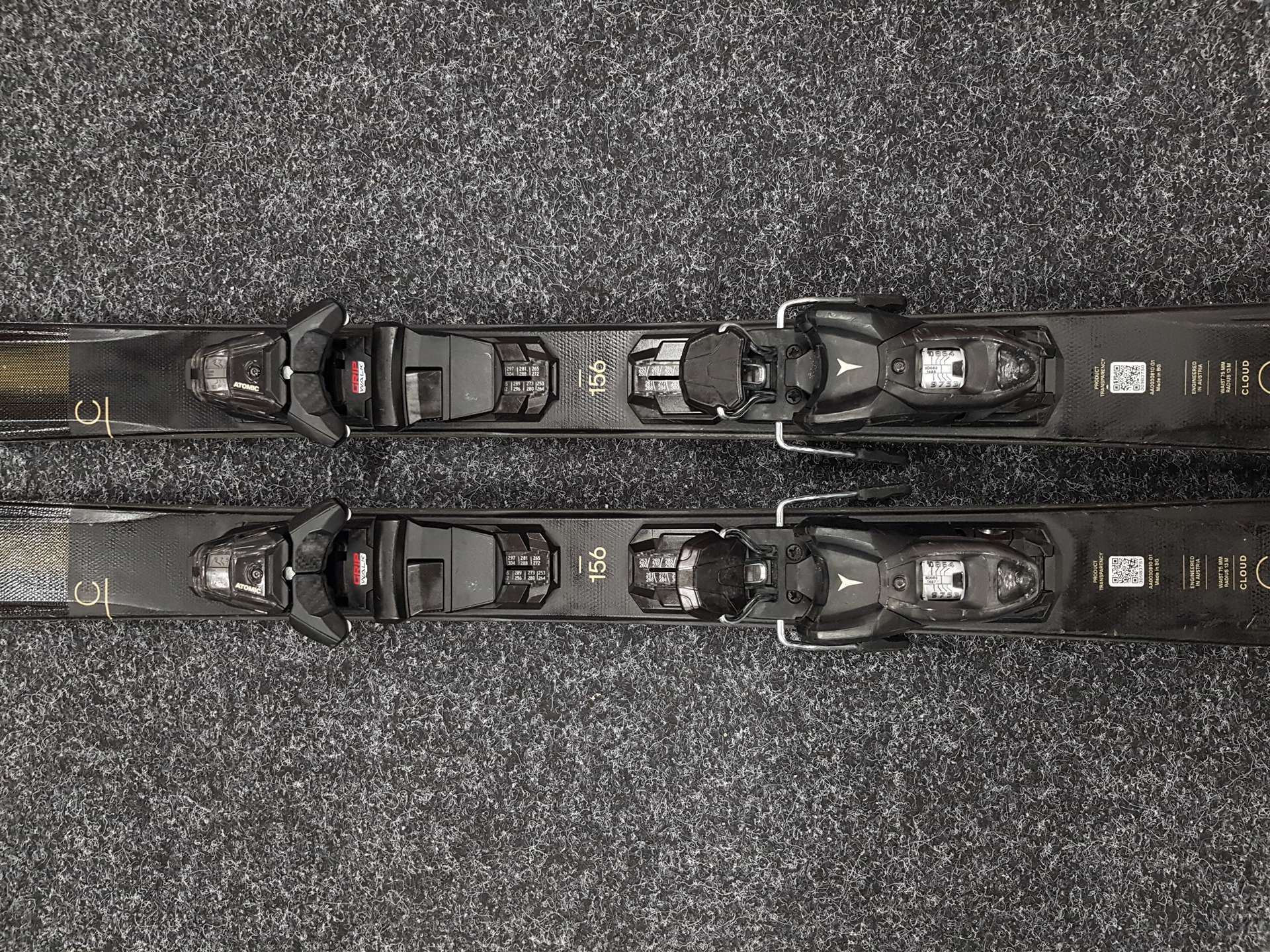 Gebrauchte ATOMIC Cloud Heaven Ski + Atomic M 10 Bindungen