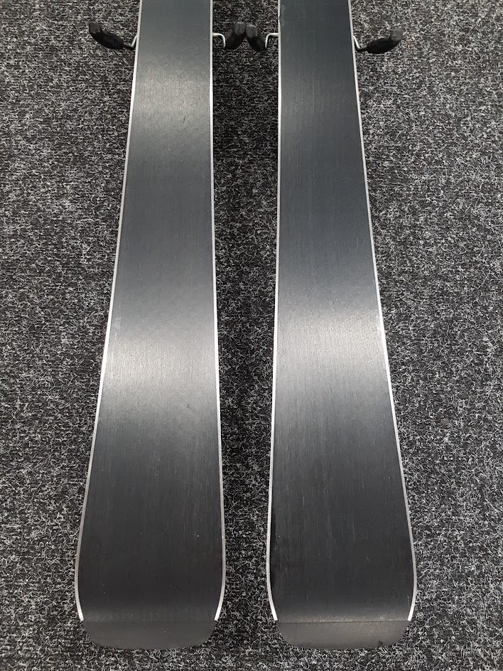 Gebrauchte Head Shape NX Ski