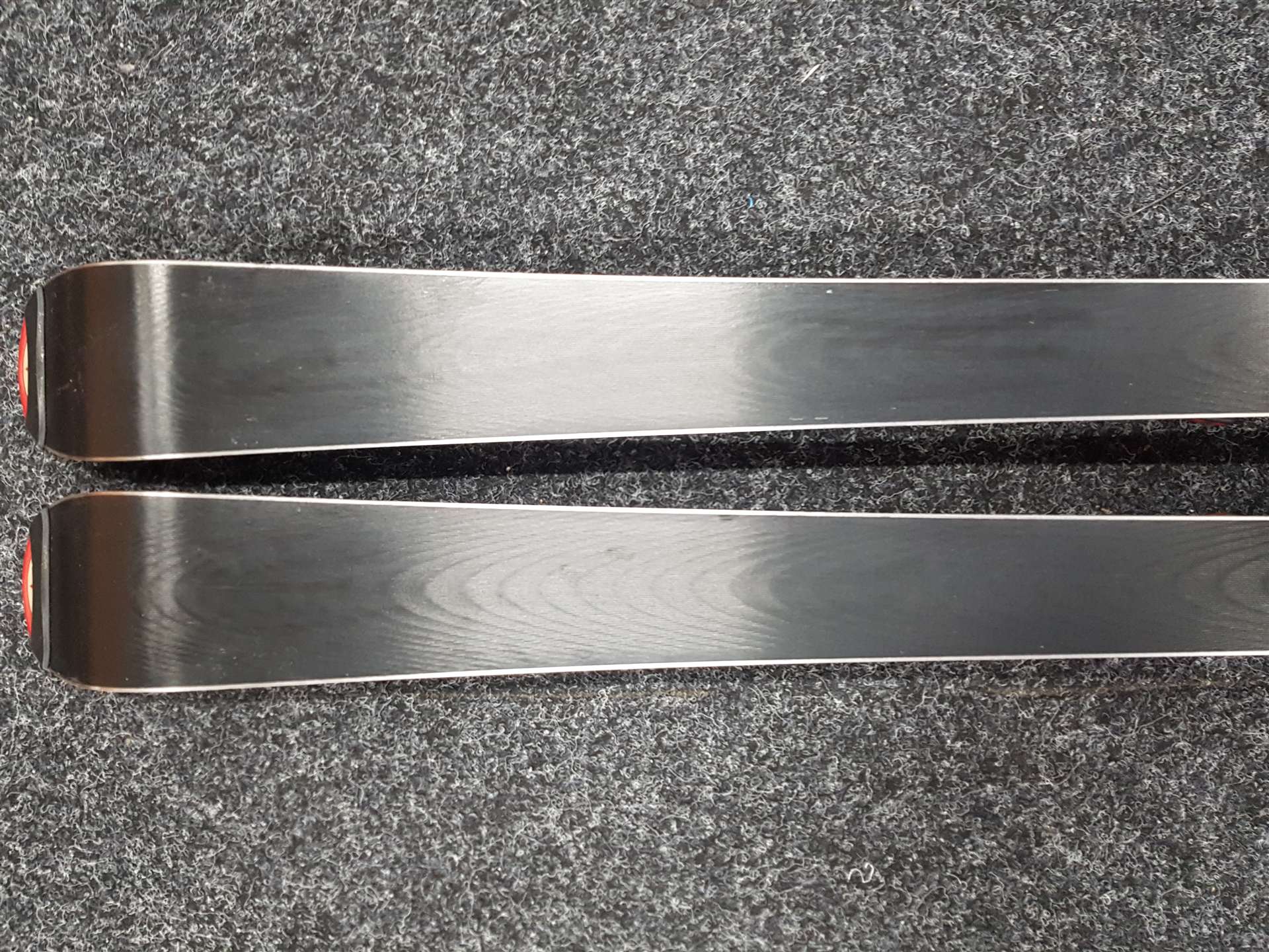 Gebrauchte ATOMIC Race 6 Ski + Atomic Race 4.5 Bindungen