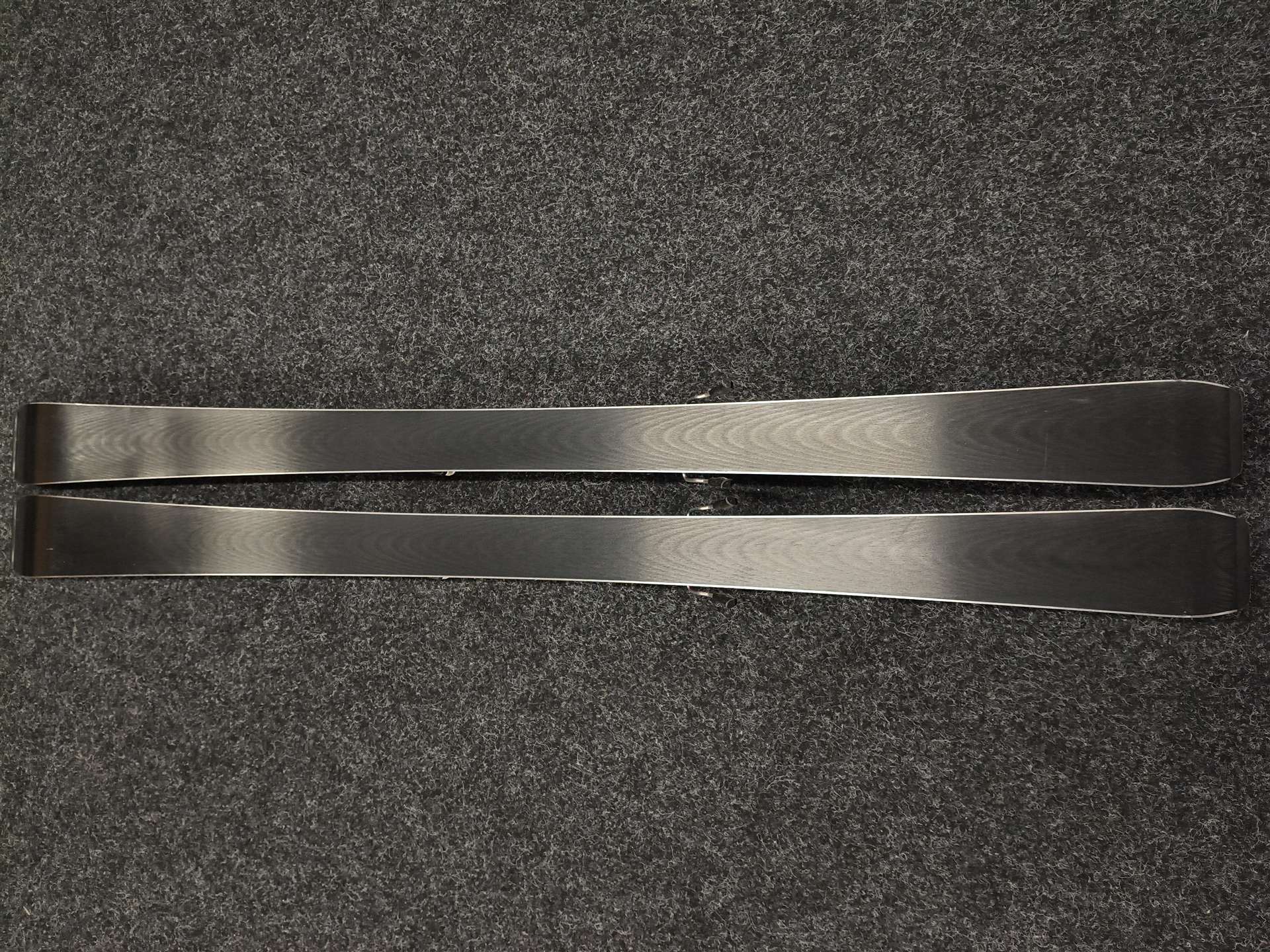 Gebrauchte ATOMIC Race 6 Ski + Atomic Race 4.5 Bindungen