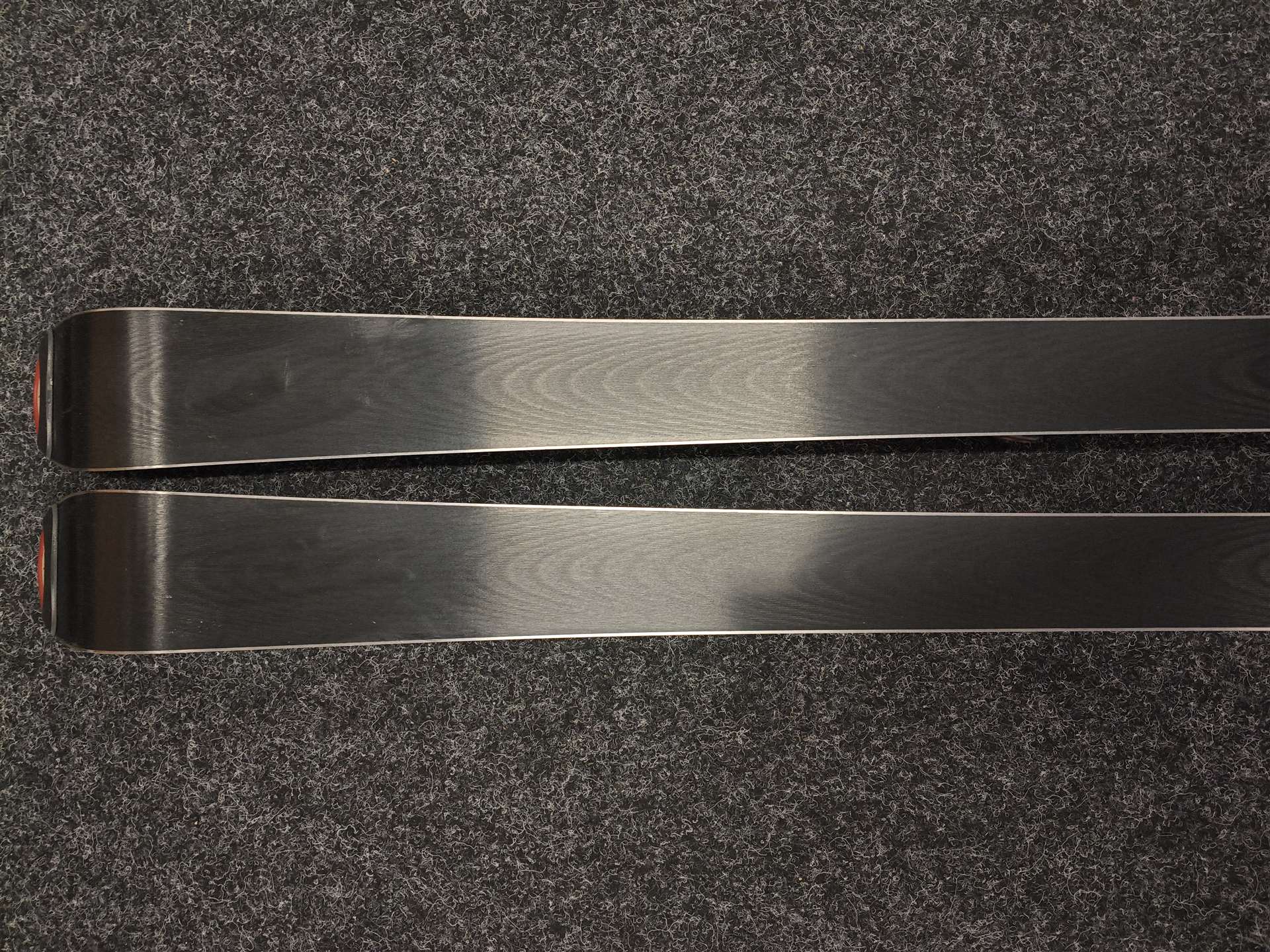 Gebrauchte ATOMIC Race 6 Ski + Atomic Race 4.5 Bindungen