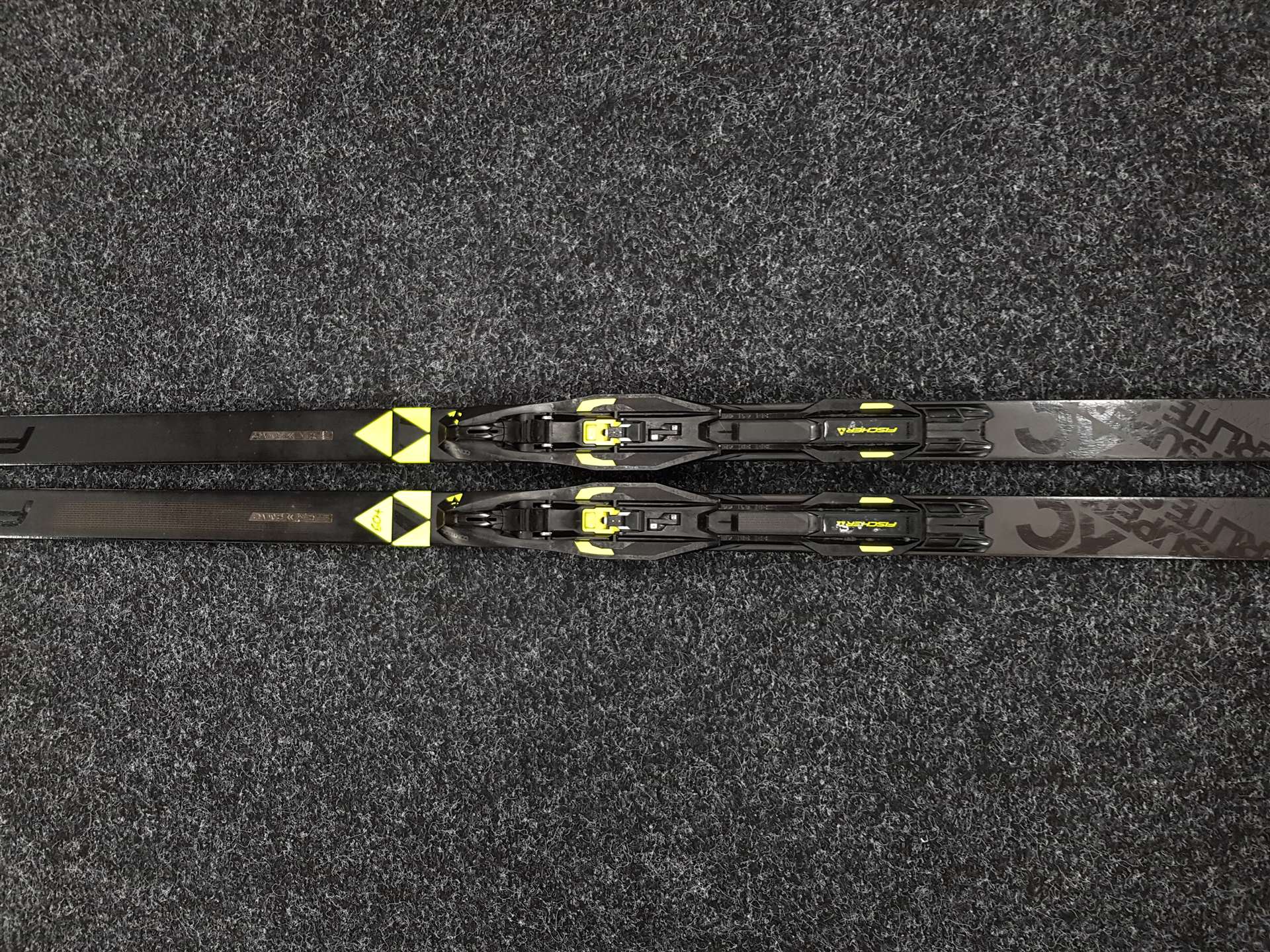 Použité běžecké lyže FISCHER XC Superlite Crown + vázání NNN Fischer Control