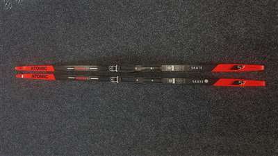 Jezděné běžecké lyže Atomic Redster S7 Skate + NNN vázání Atomic.