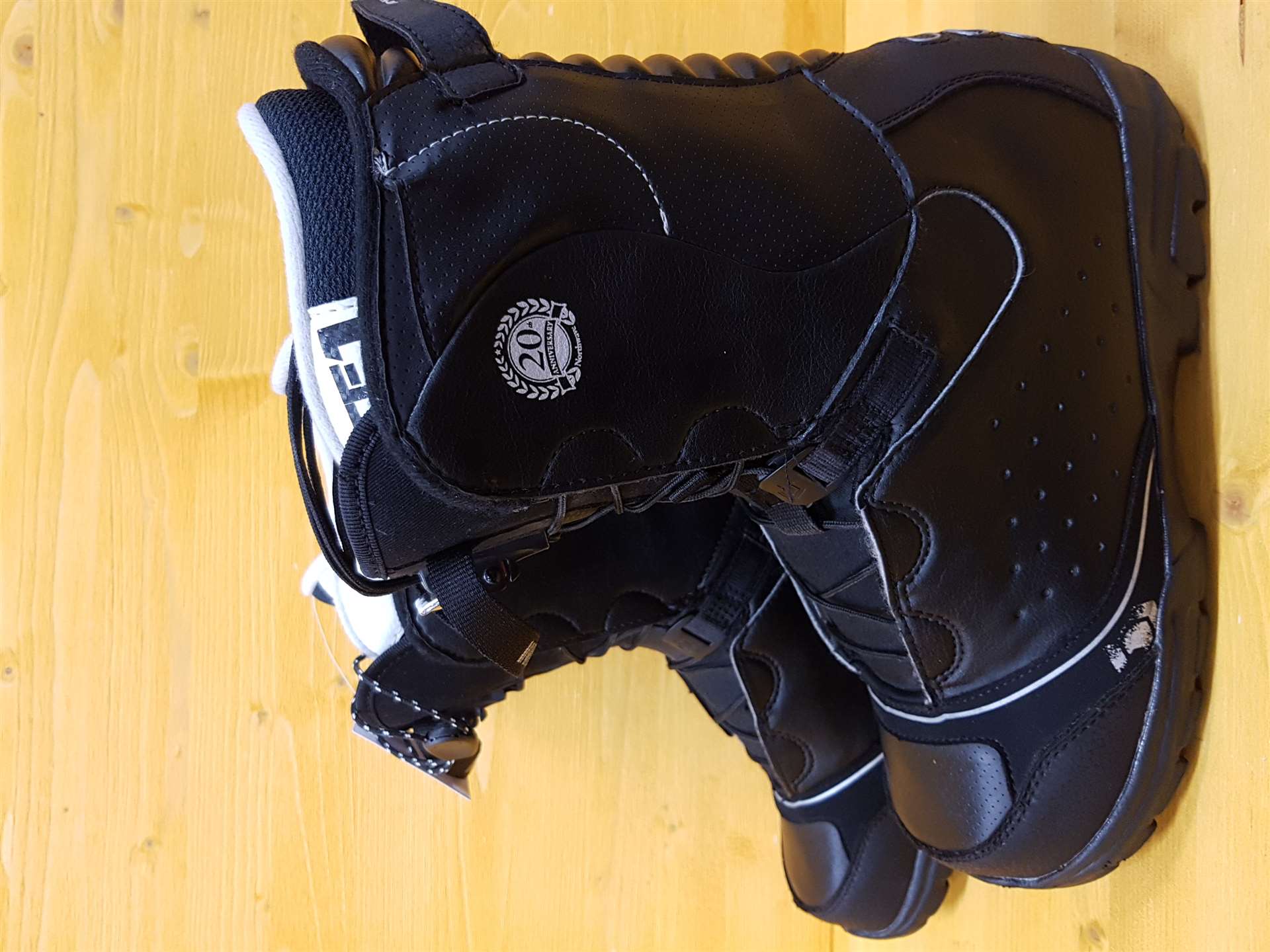 Bazarowe buty snowboardowe NorthWave TF1 Plus