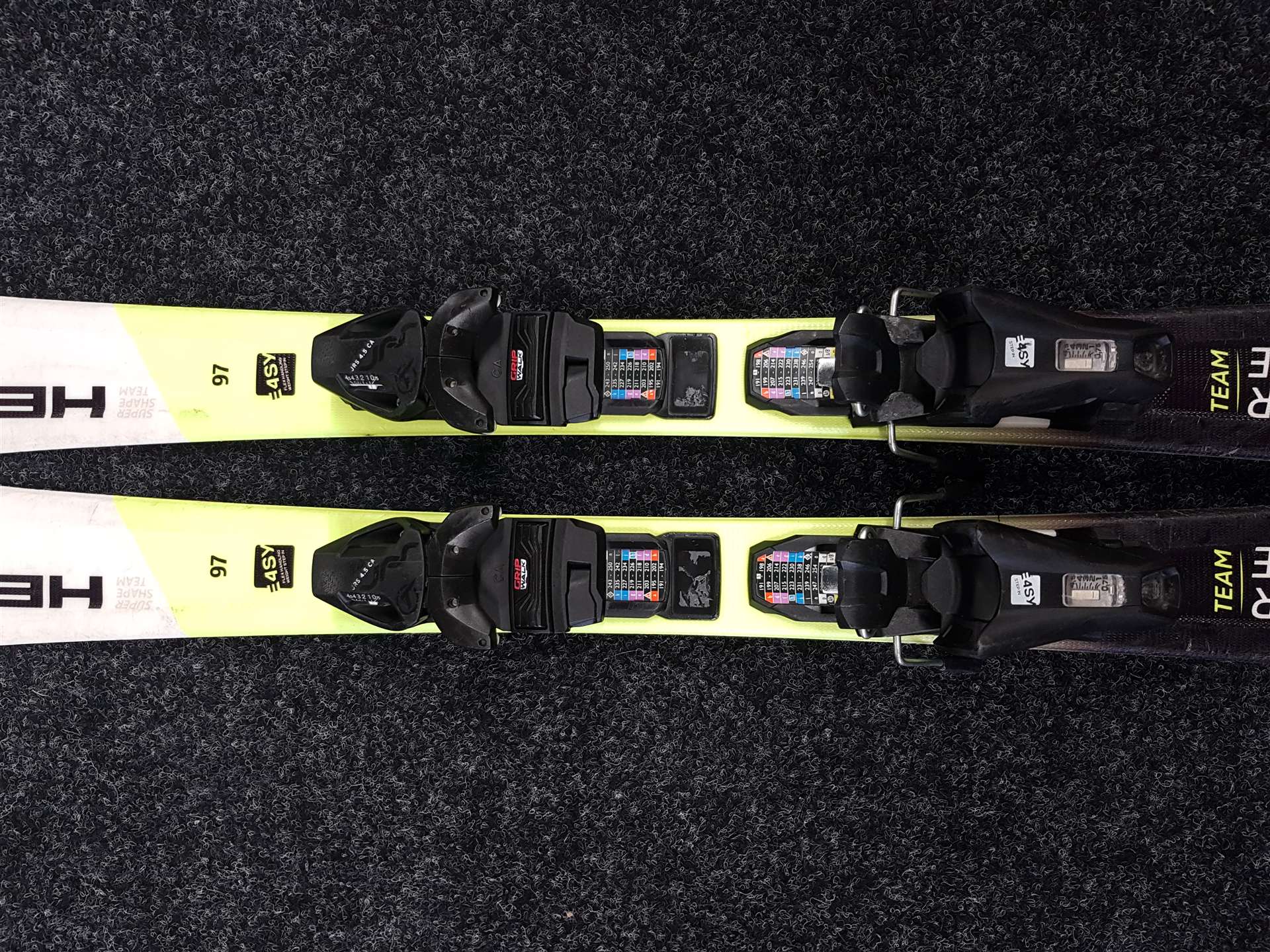 Rabljene dječje skije HEAD Supershape Team + vezovi Tyrolia JRS 4.5 CA