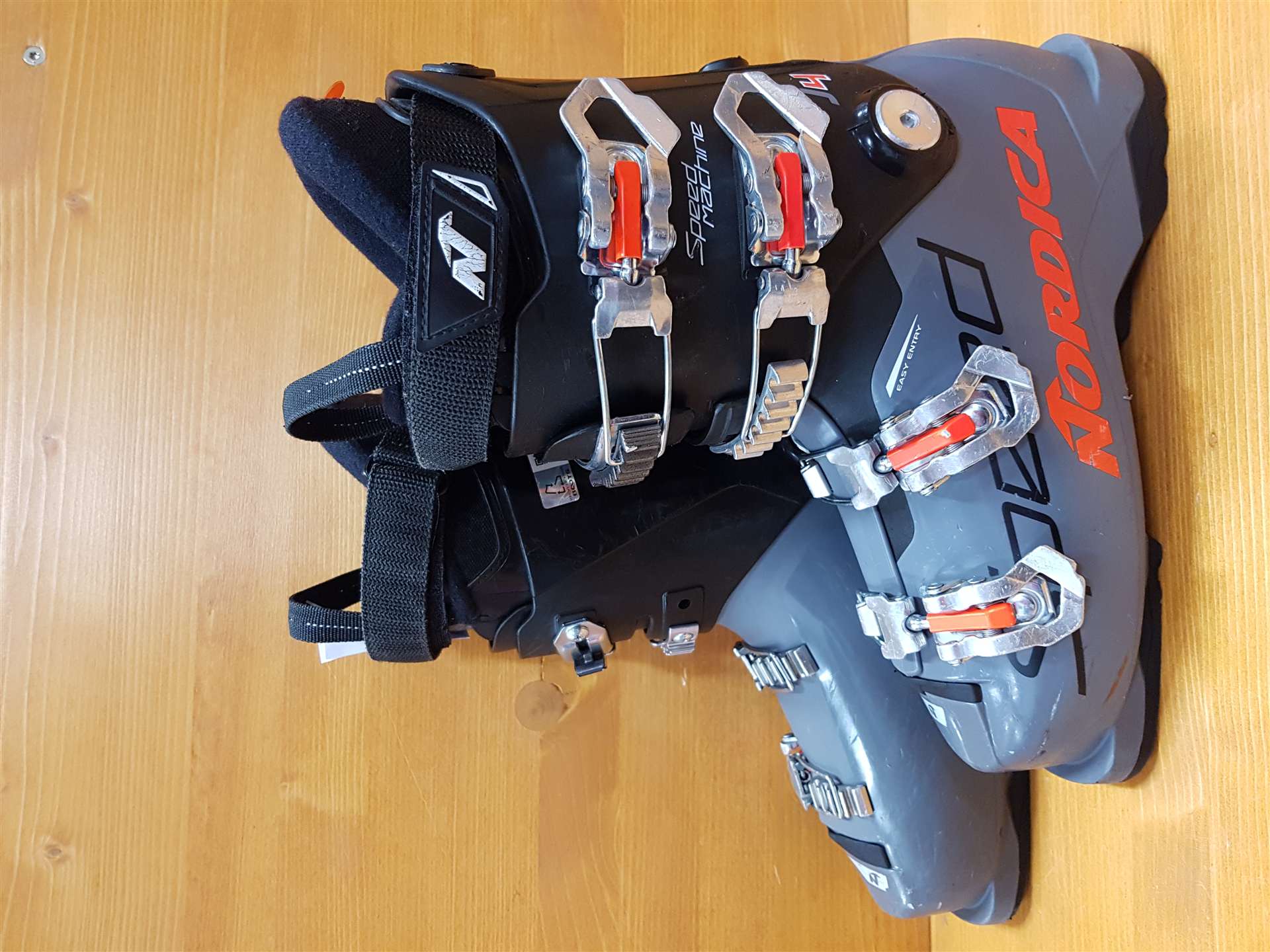 Chaussures de ski d'occasion NORDICA Speed Machine J4