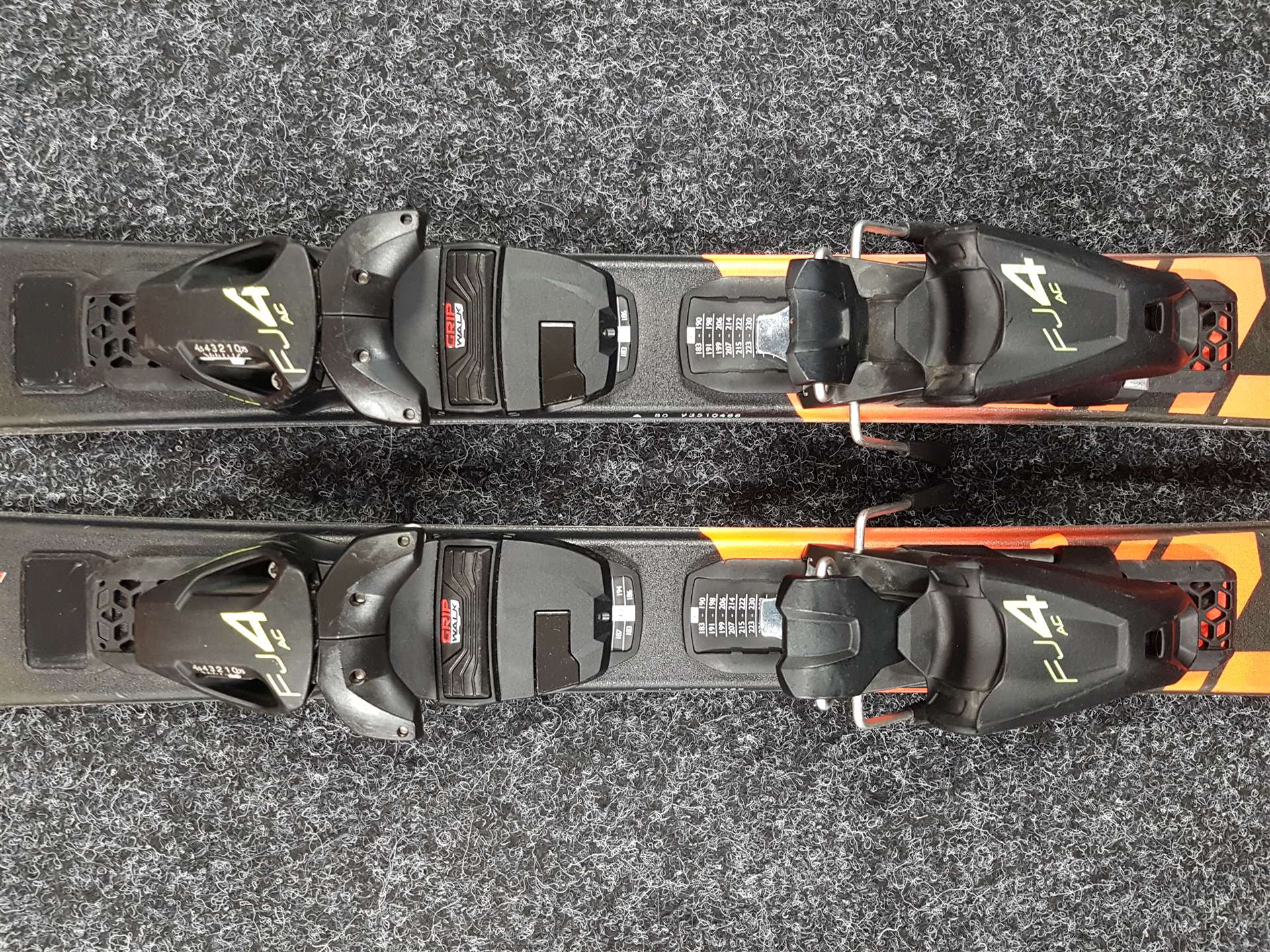 Sci usati per bambini FISCHER The Curv RC4 + attacchi Fischer FJ4