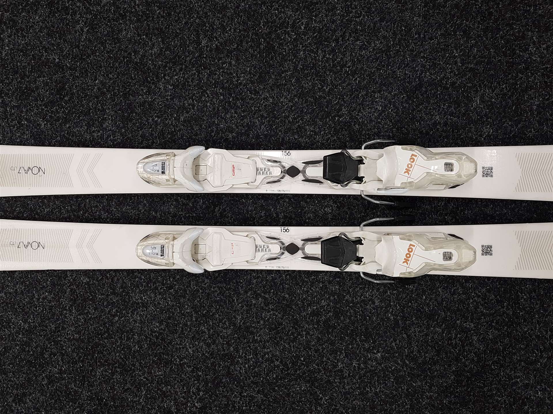 Schiuri ROSSIGNOL Nova 7 LTD second-hand + legături Look Xpress 11