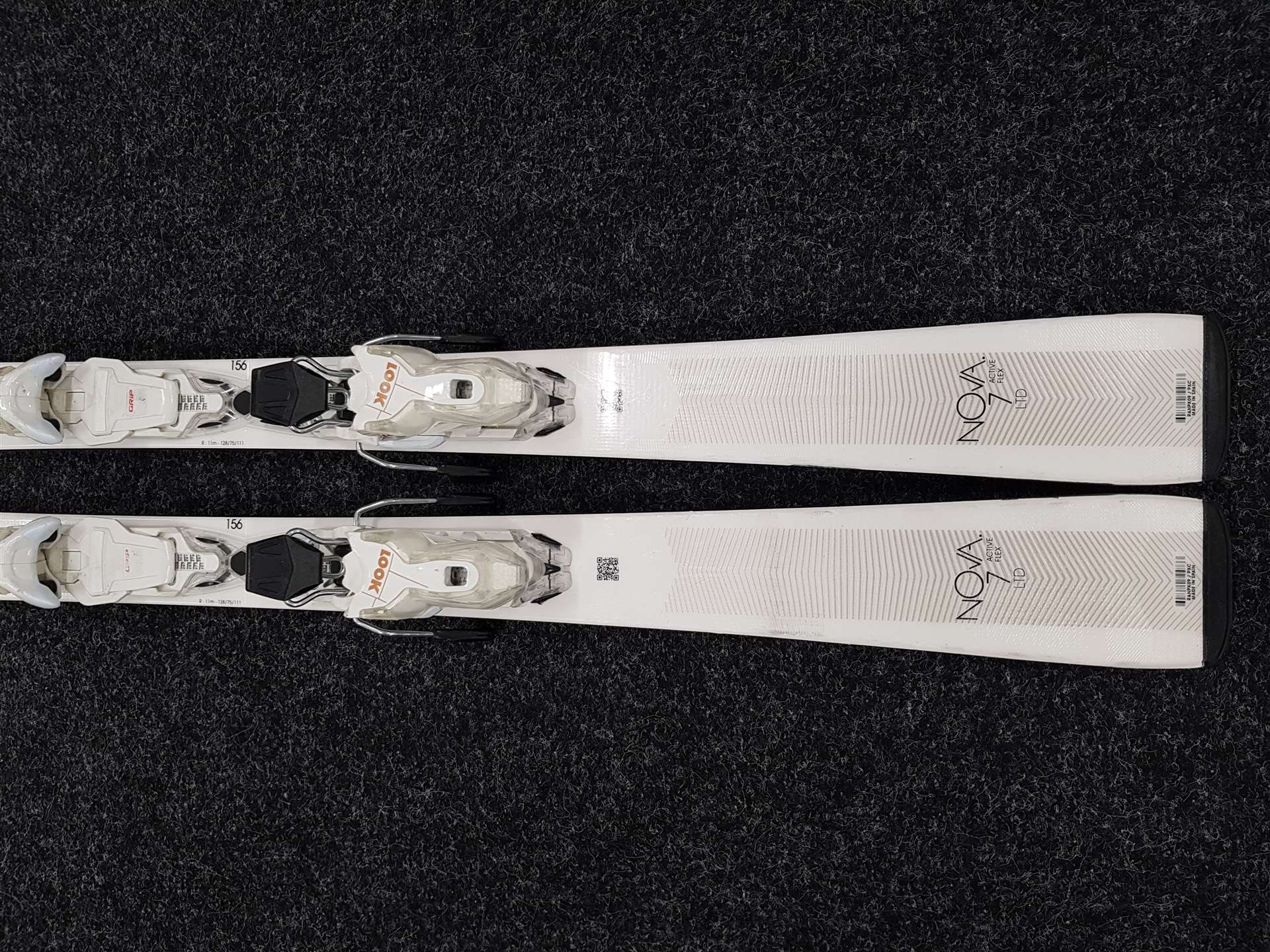 Schiuri ROSSIGNOL Nova 7 LTD second-hand + legături Look Xpress 11
