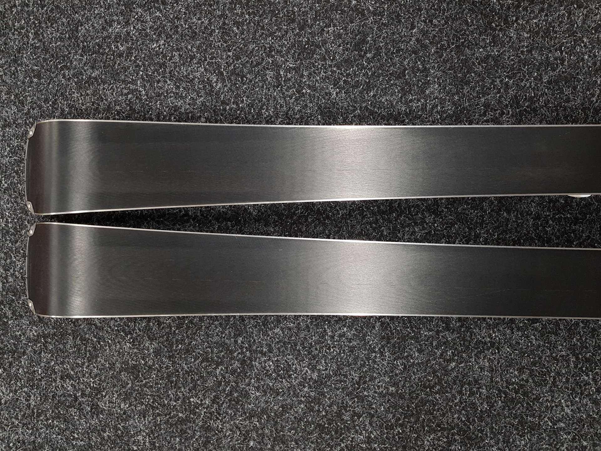 Schiuri ROSSIGNOL Nova 7 LTD second-hand + legături Look Xpress 11
