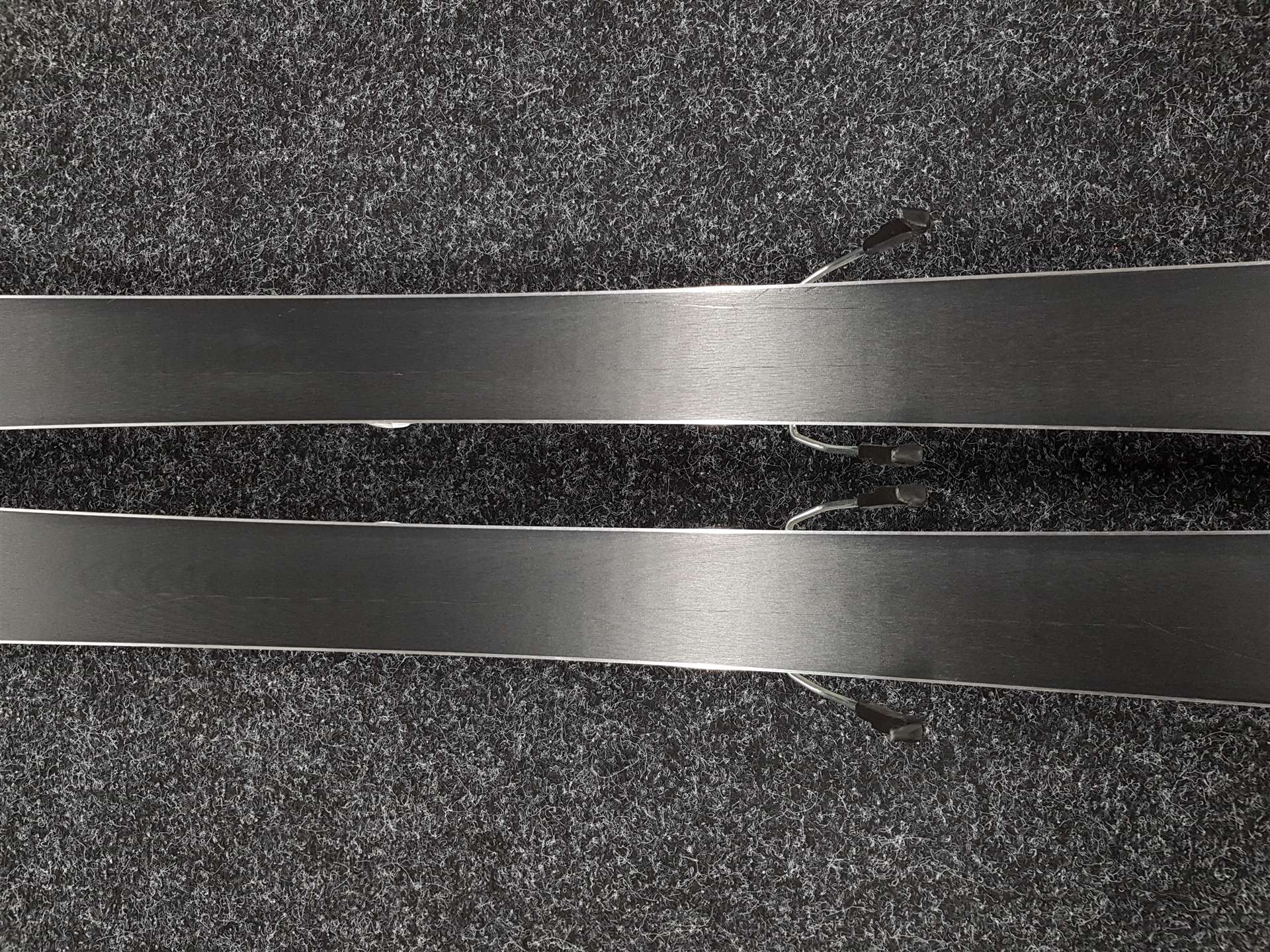 Schiuri ROSSIGNOL Nova 7 LTD second-hand + legături Look Xpress 11