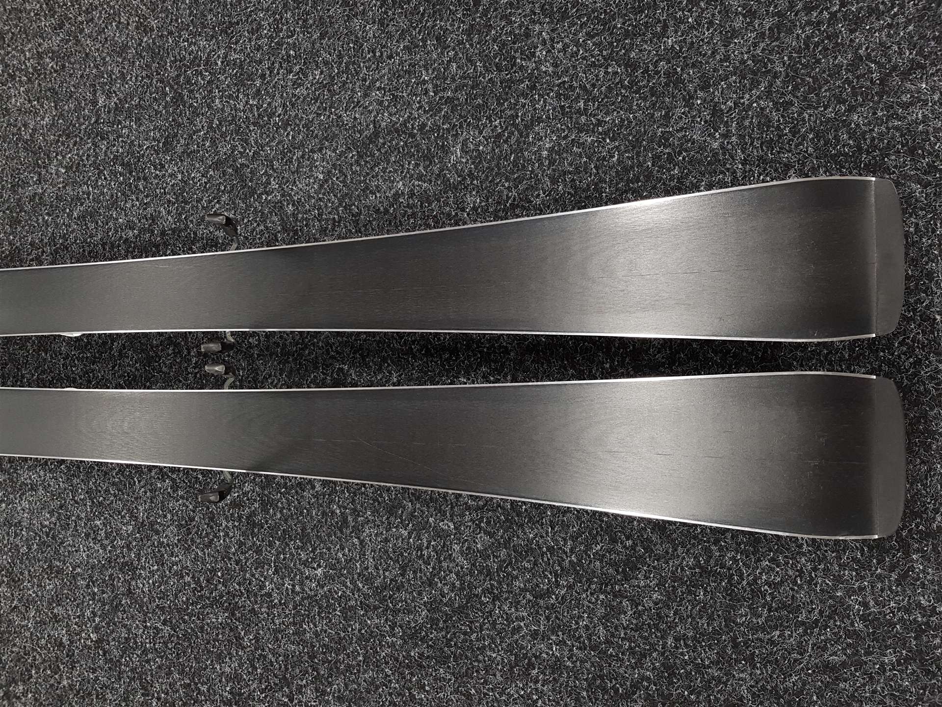 Schiuri ROSSIGNOL Nova 7 LTD second-hand + legături Look Xpress 11