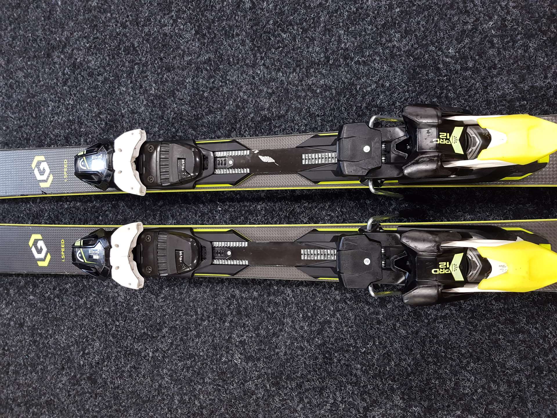 Použité lyže HEAD Super Shape + vázání Head PRO 12