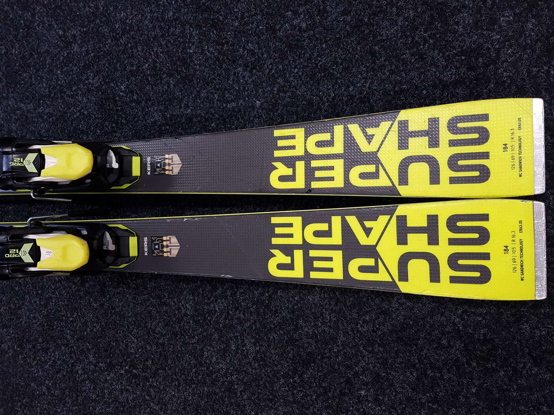 Použité lyže HEAD Super Shape + vázání Head PRO 12
