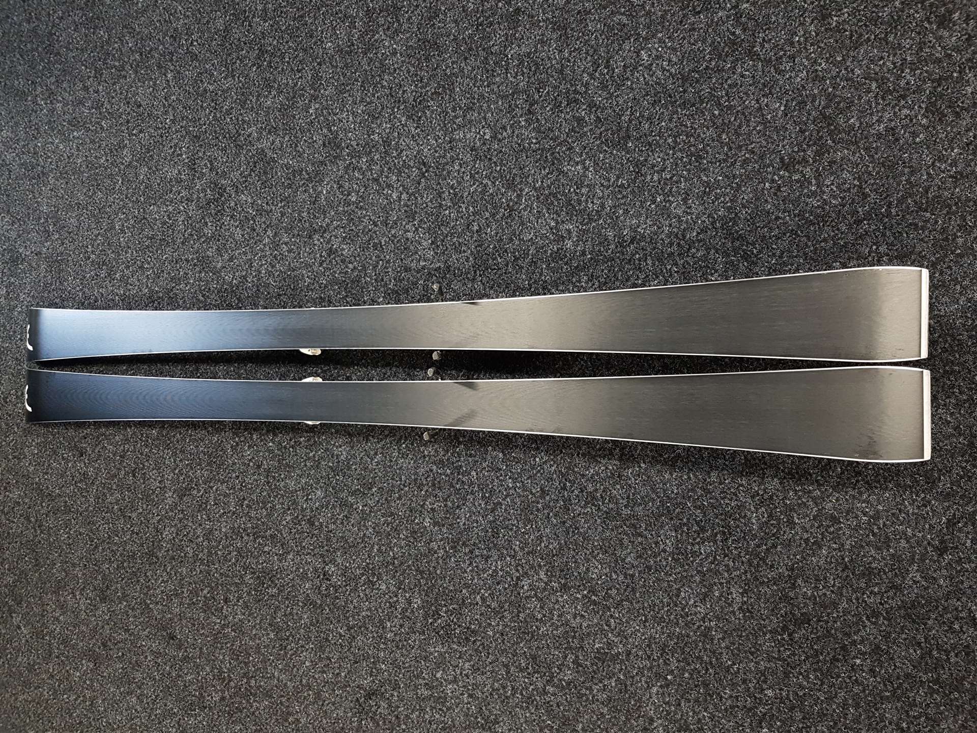 Použité lyže HEAD Super Shape + vázání Head PRO 12