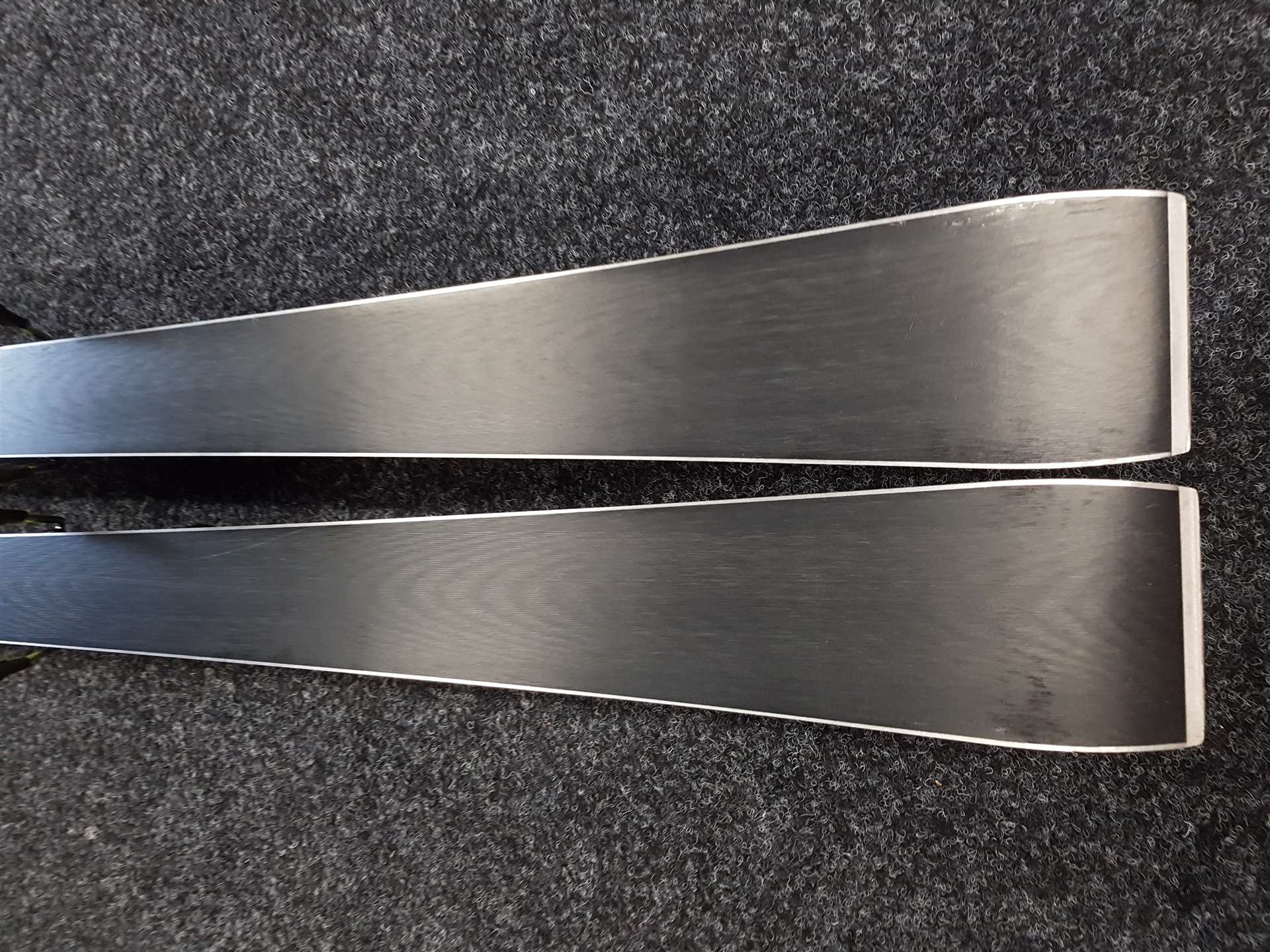 Použité lyže HEAD Super Shape + vázání Head PRO 12
