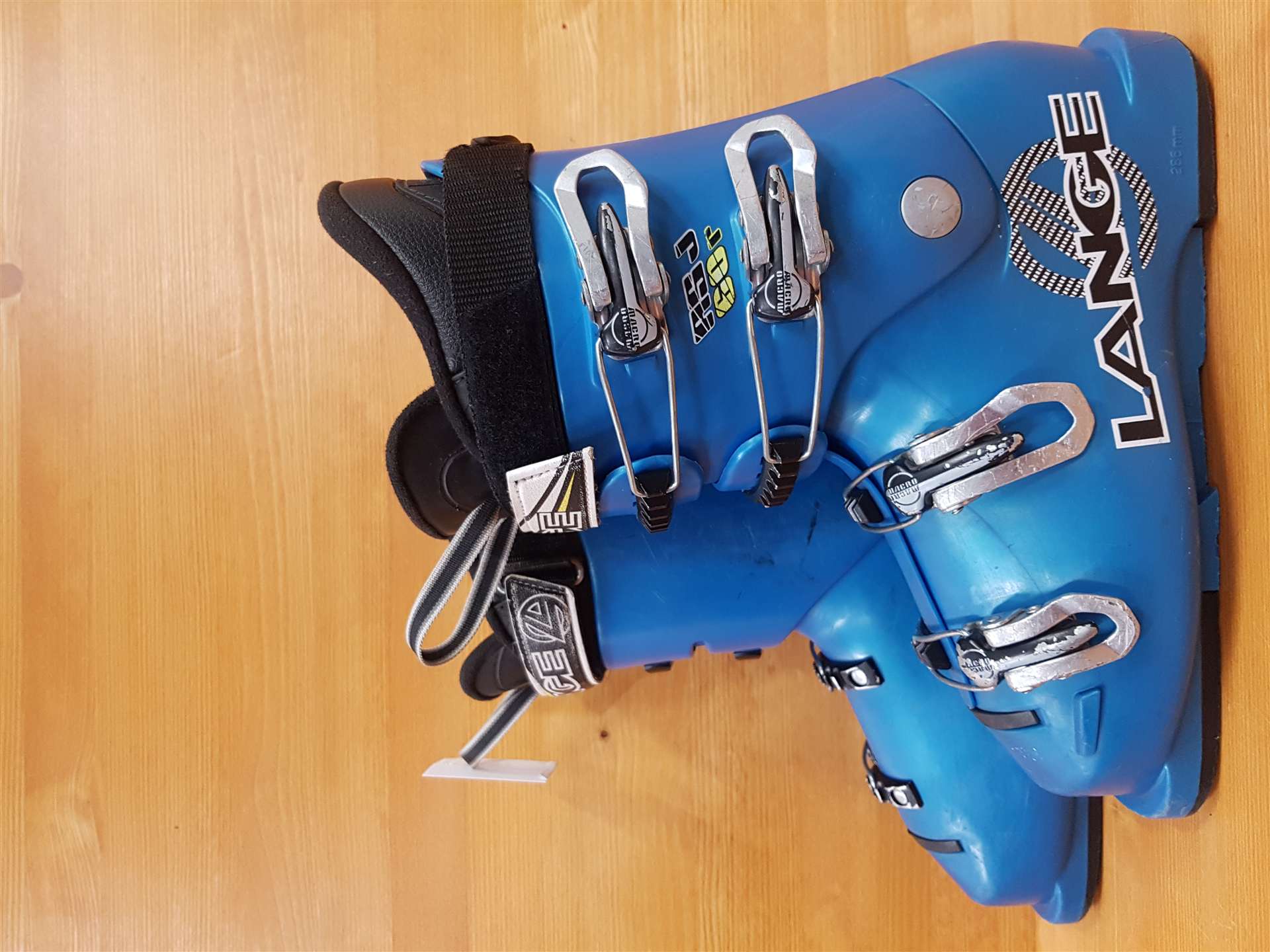 Použité lyžiarky LANGE RSJ 60r