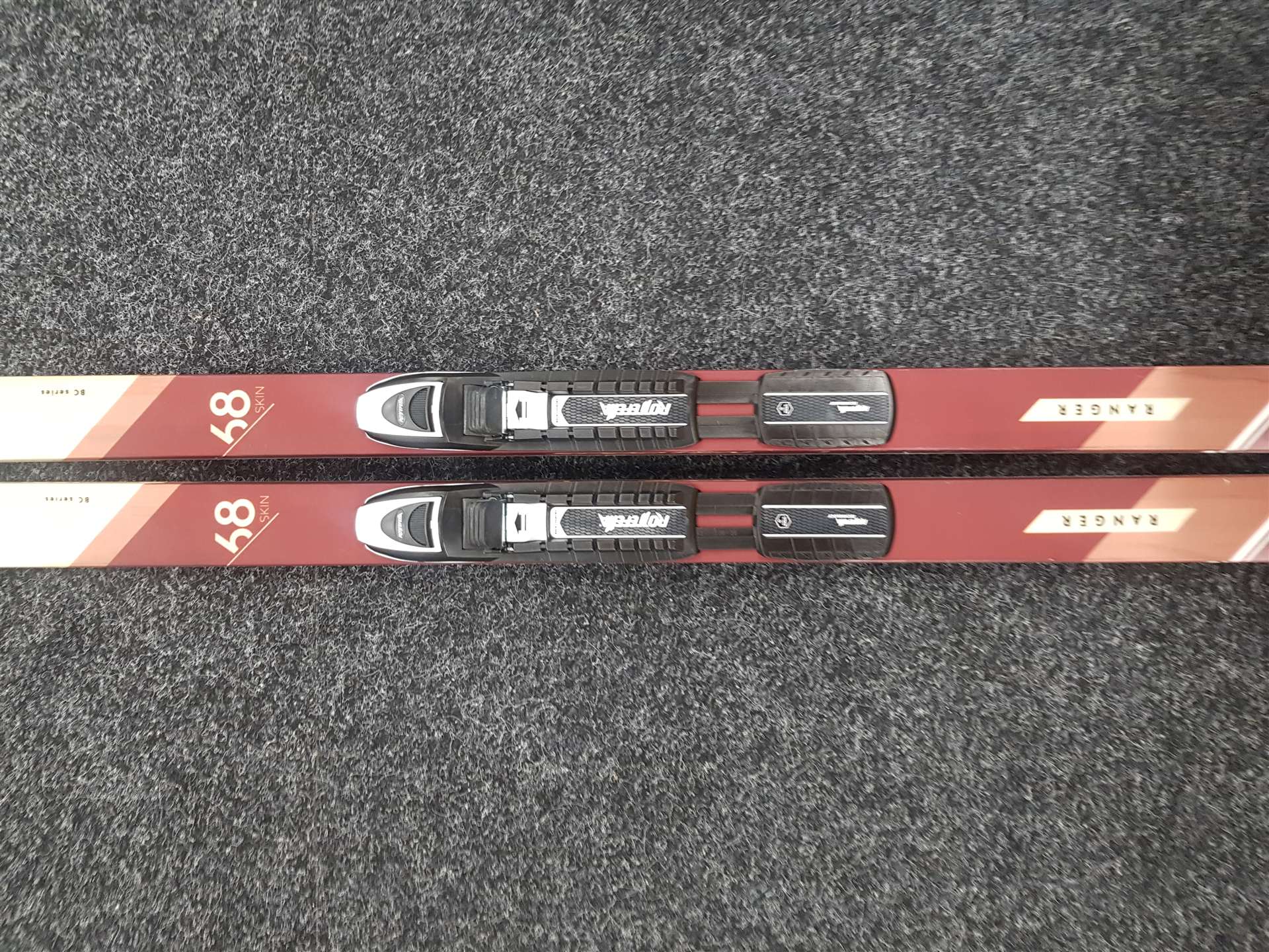 Použité bežecké lyže (backcountry) SPORTEN Ranger + viazanie NNN  Roteffella