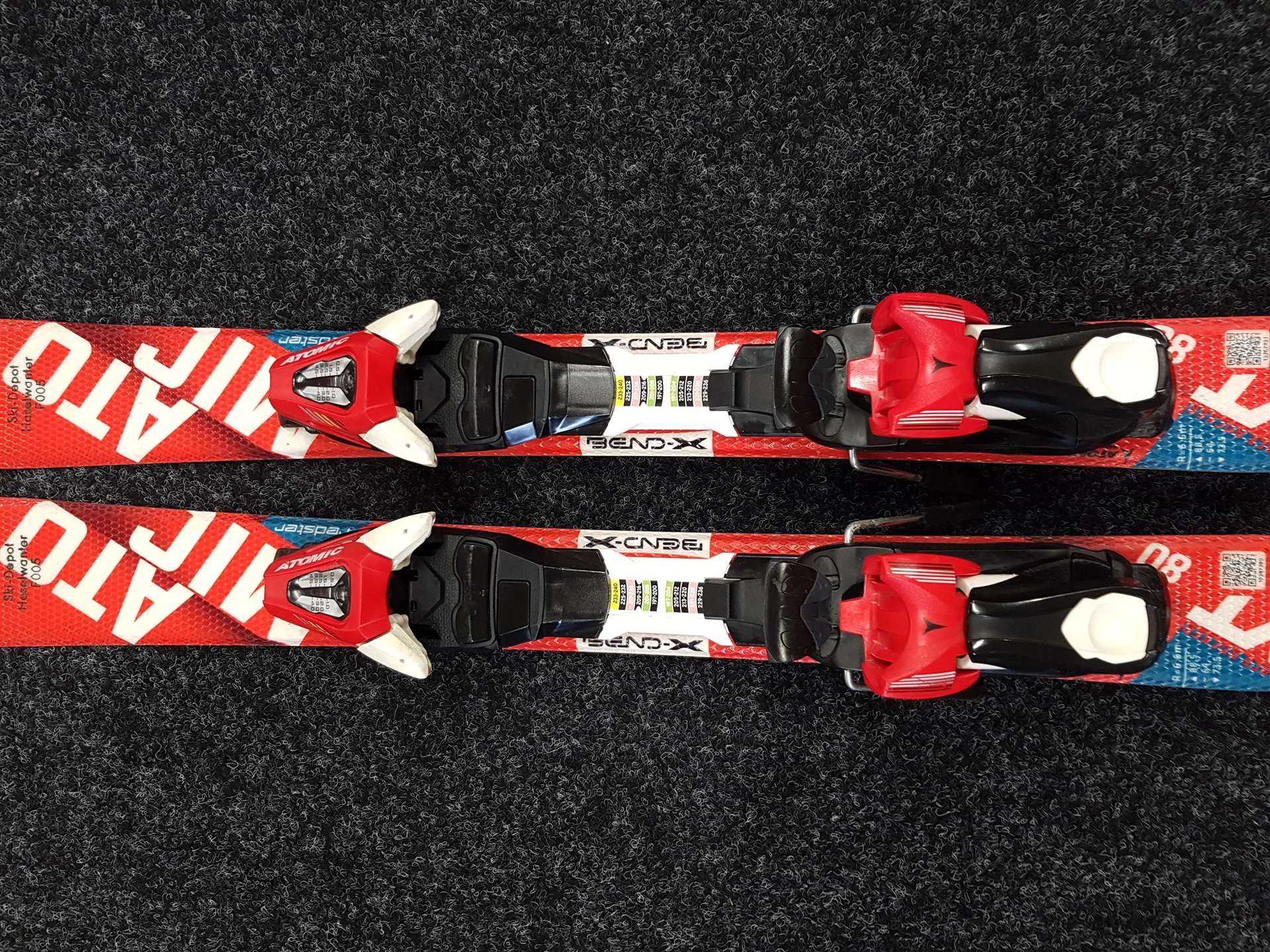 Rabljene dječje skije ATOMIC Redster XT 80 + vezovi Atomic XTE 45