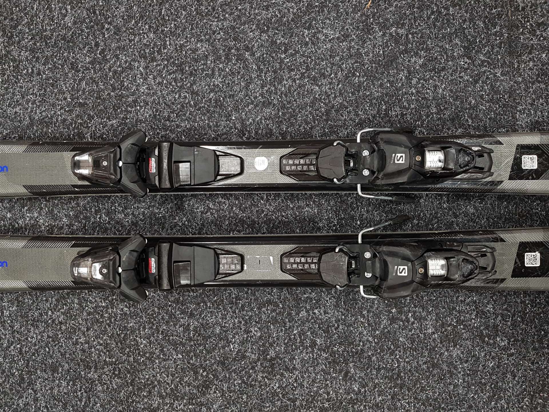 Skis SALOMON Force SX d'occasion + fixations Salomon M10
