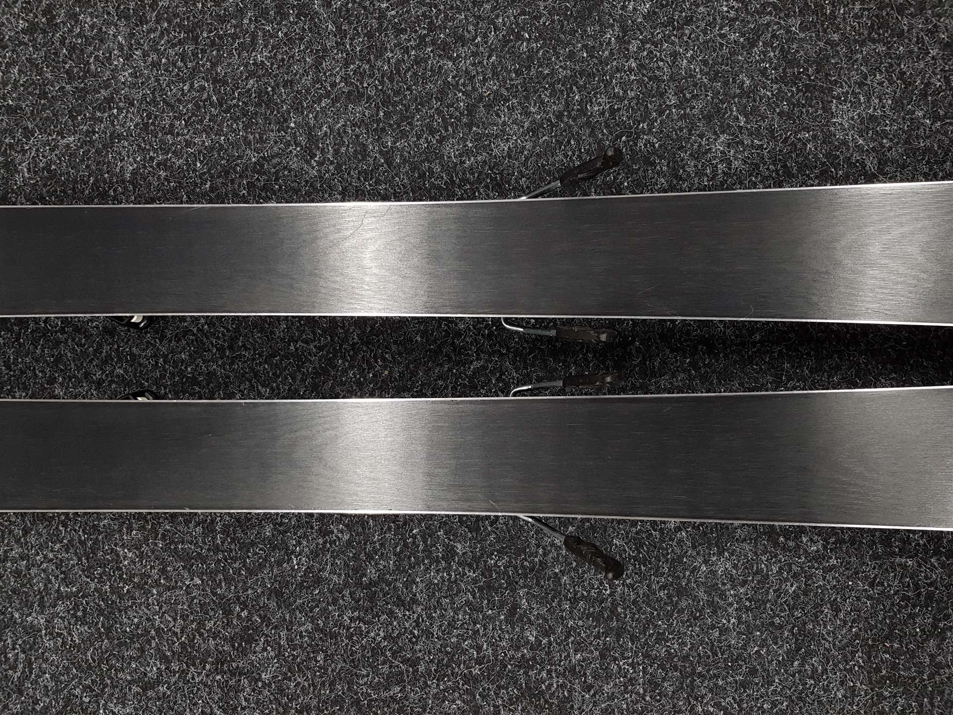 Skis SALOMON Force SX d'occasion + fixations Salomon M10