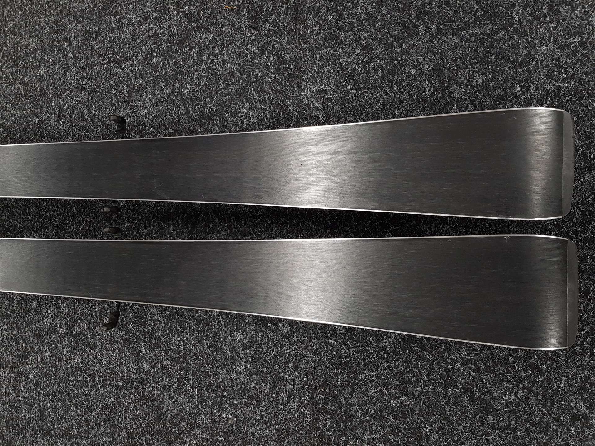 Skis SALOMON Force SX d'occasion + fixations Salomon M10