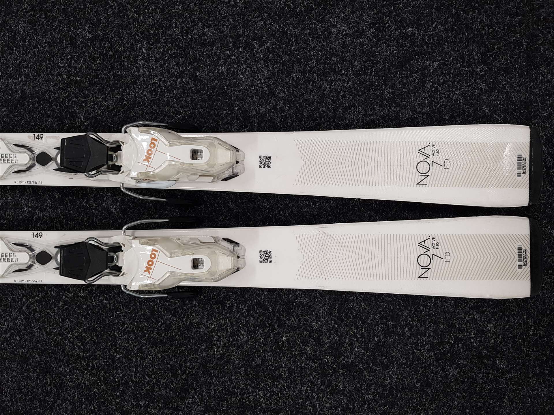 Použité lyže ROSSIGNOL Nova 7 + vázání Look XPress 11