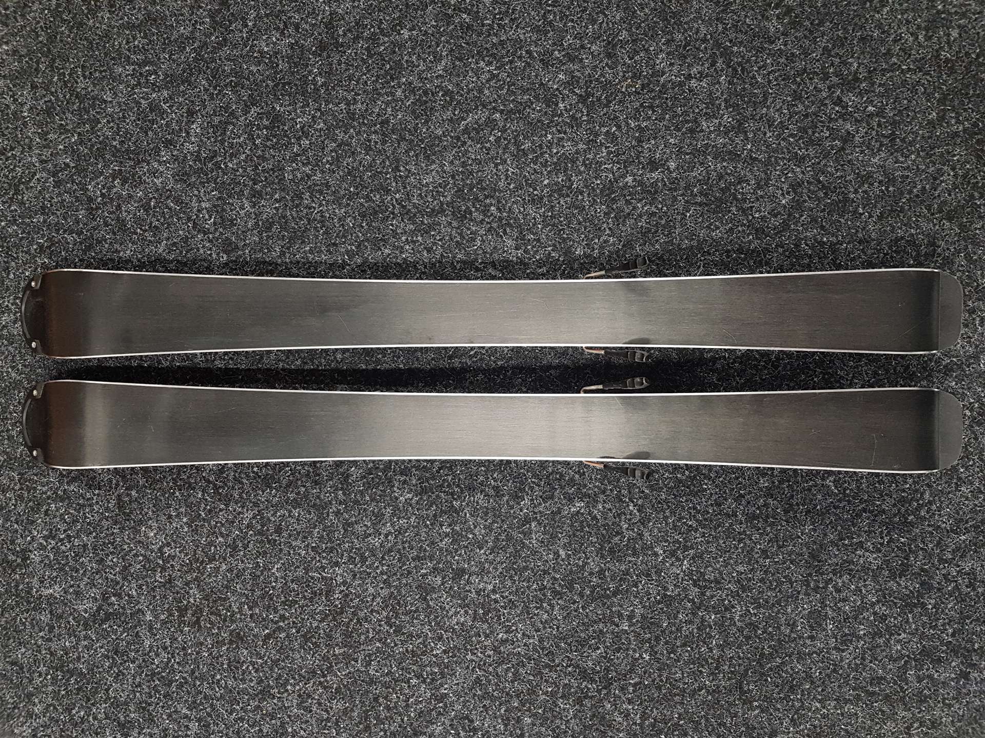 Použité detské lyže VOLKL RACETIGER + viazanie Marker 4,5