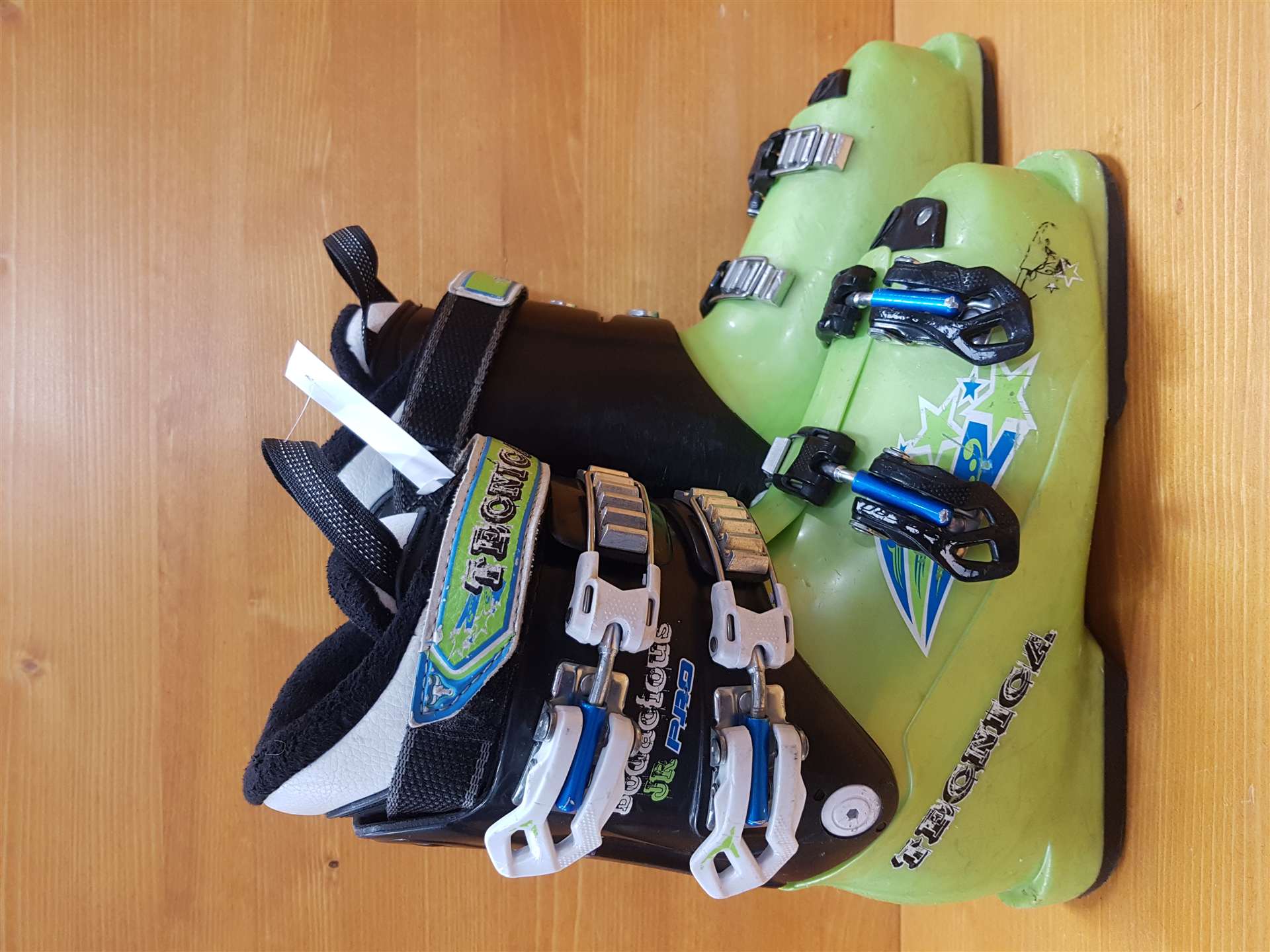 Použité lyžiarky TECNICA Bodacious JR PRO